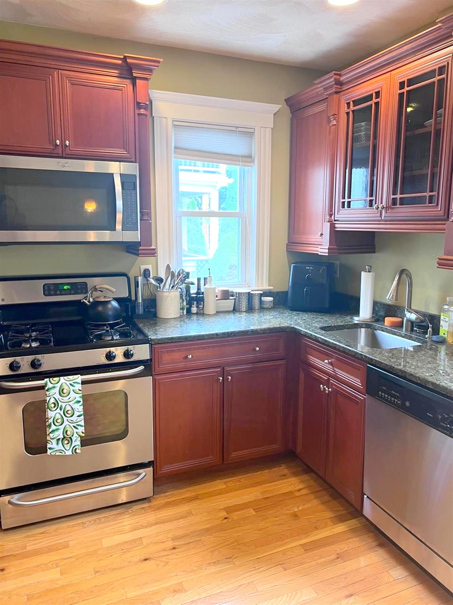 2.5 bed, 2 bath apartment for rent at 977 Broadway Unit 977, Davis Square — photo 2 of 16