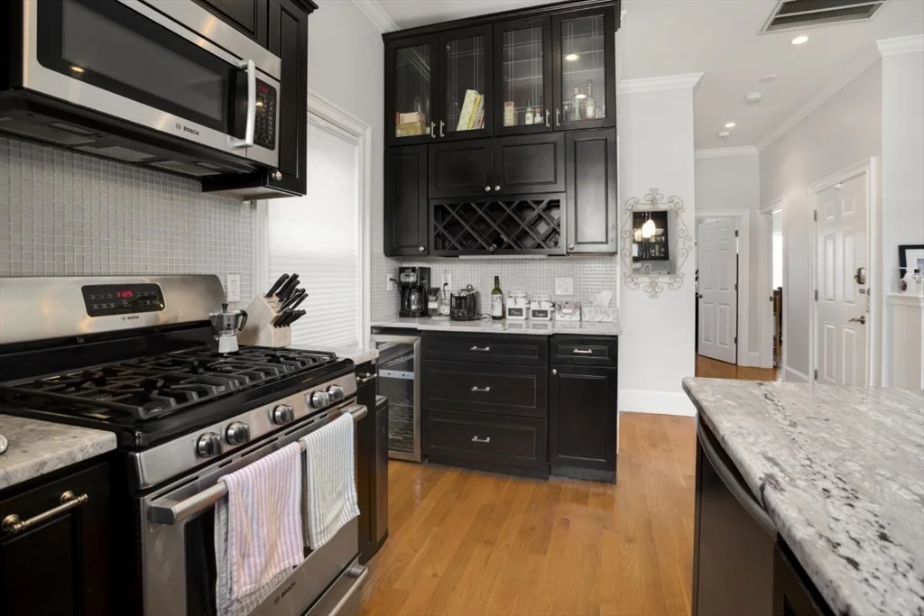23 Woodward St, South Boston