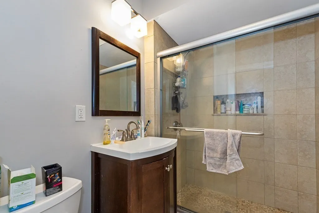 44 Hillside St, Mission Hill