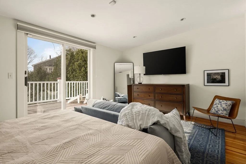 59 Harbor Ave, Marblehead Neck