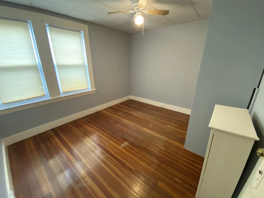 147 Oakland Ave, Methuen