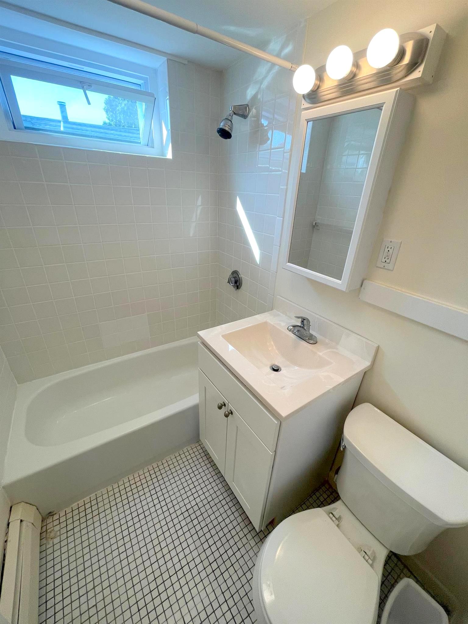 1 bed, 1 bath apartment for rent at 36 College Ave Unit 4-3, Davis Square — photo 7 of 11