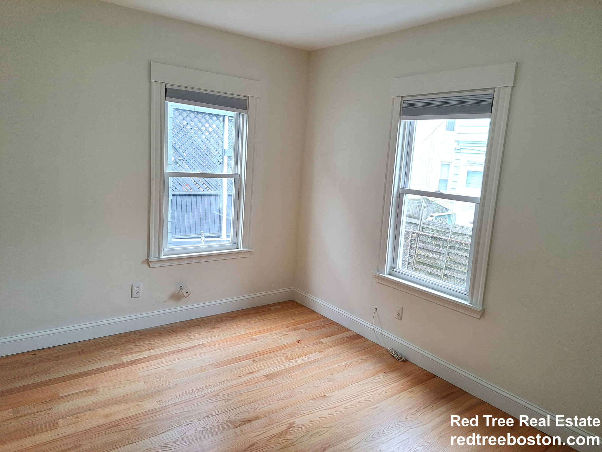 194 Cedar St, Powder House Square