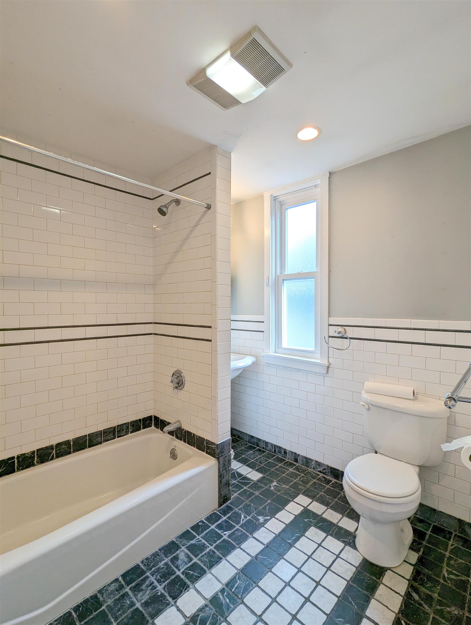 67 Putnam St, Prospect Hill