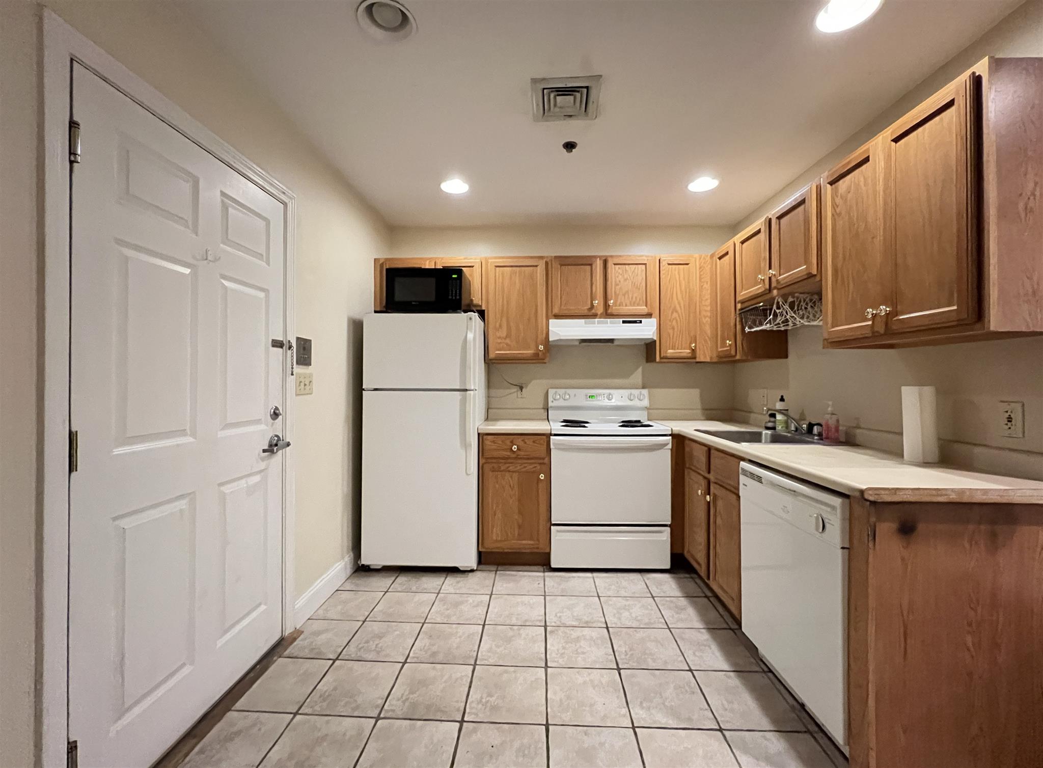 1 bed, 1.5 bath apartment for rent at 15 Pearl St Unit 33, Central Square — photo 6 of 10