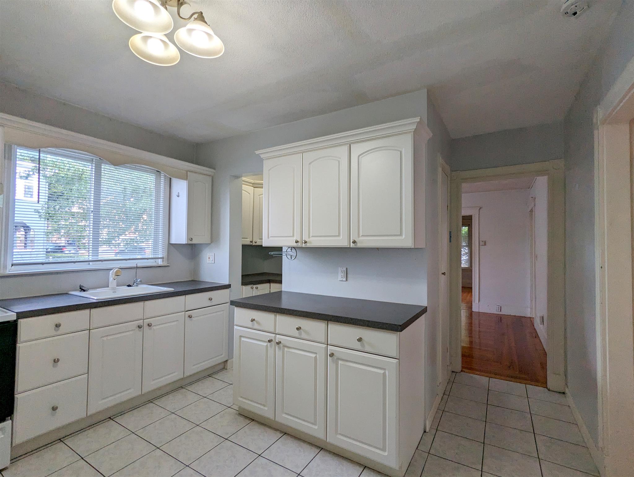 2.5 bed, 1 bath apartment for rent at 138 North St Unit 138, Teele Square