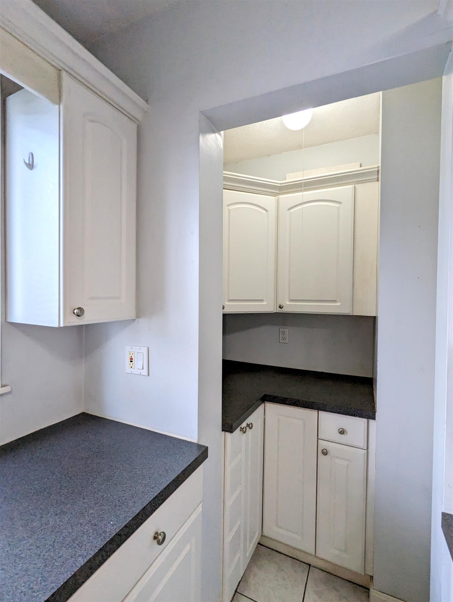 2.5 bed, 1 bath apartment for rent at 138 North St Unit 138, Teele Square — photo 3 of 16