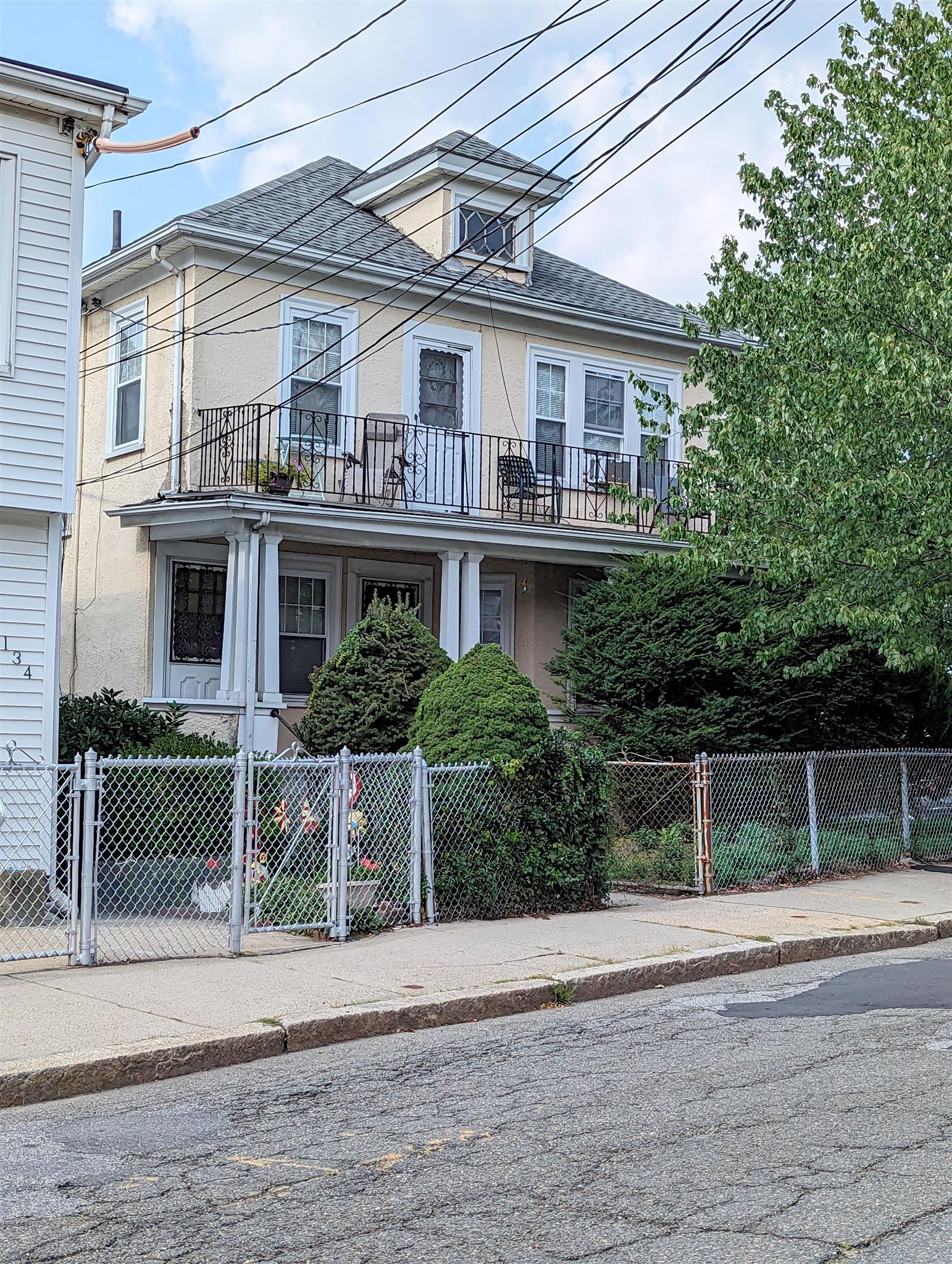 2.5 bed, 1 bath apartment for rent at 138 North St Unit 138, Teele Square — photo 16 of 16