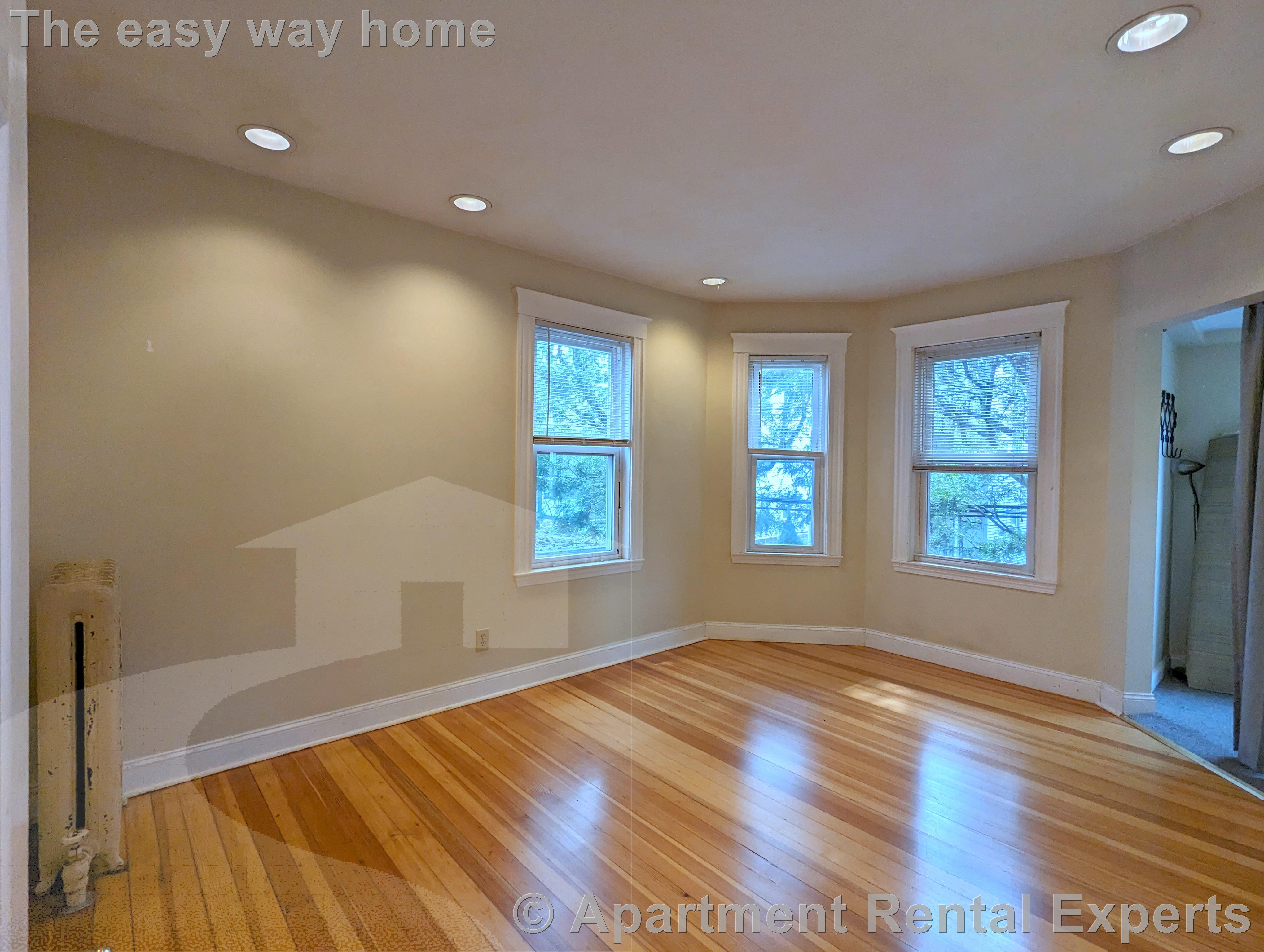 79 Conwell Ave, Tufts