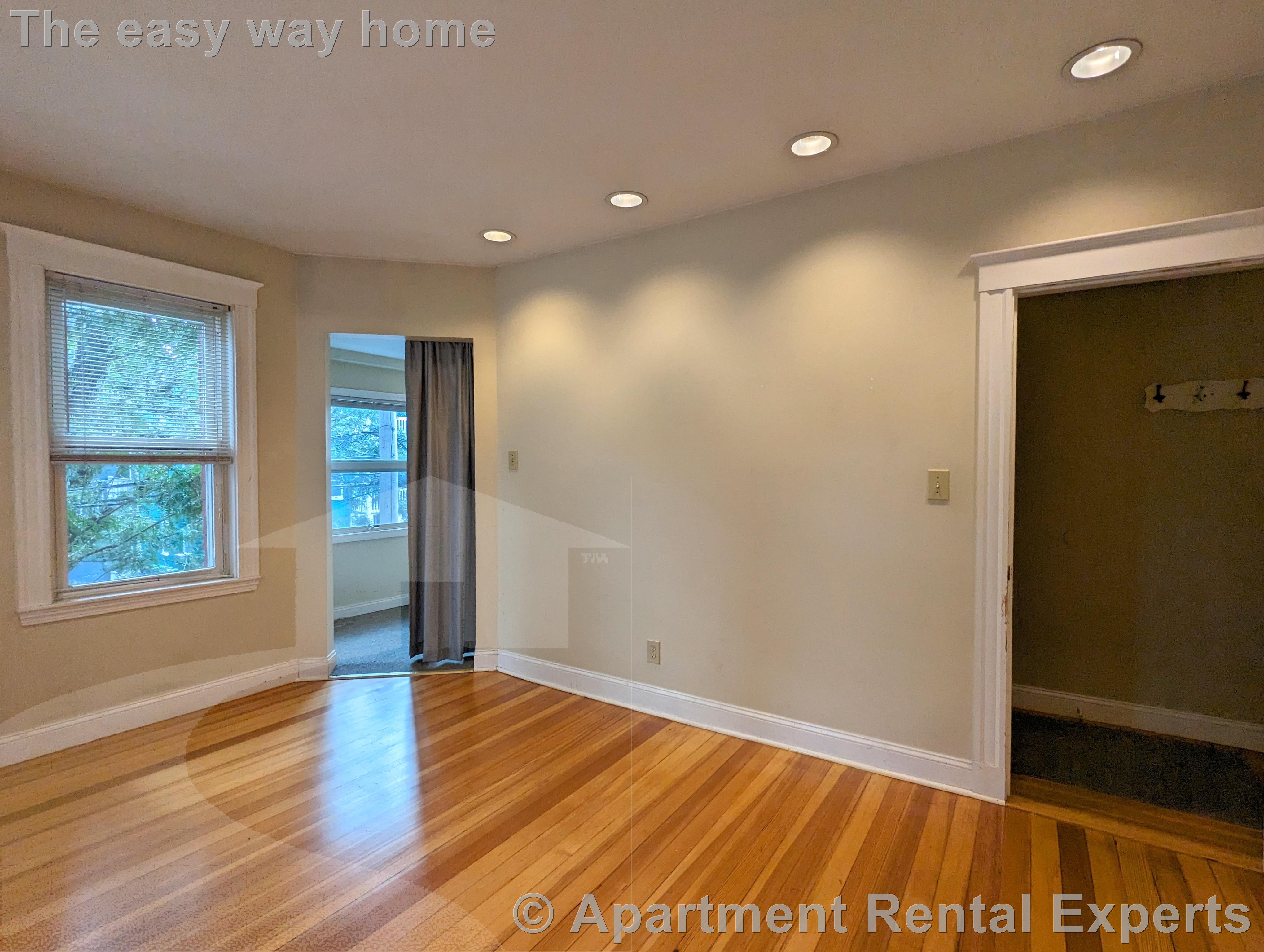 79 Conwell Ave, Tufts