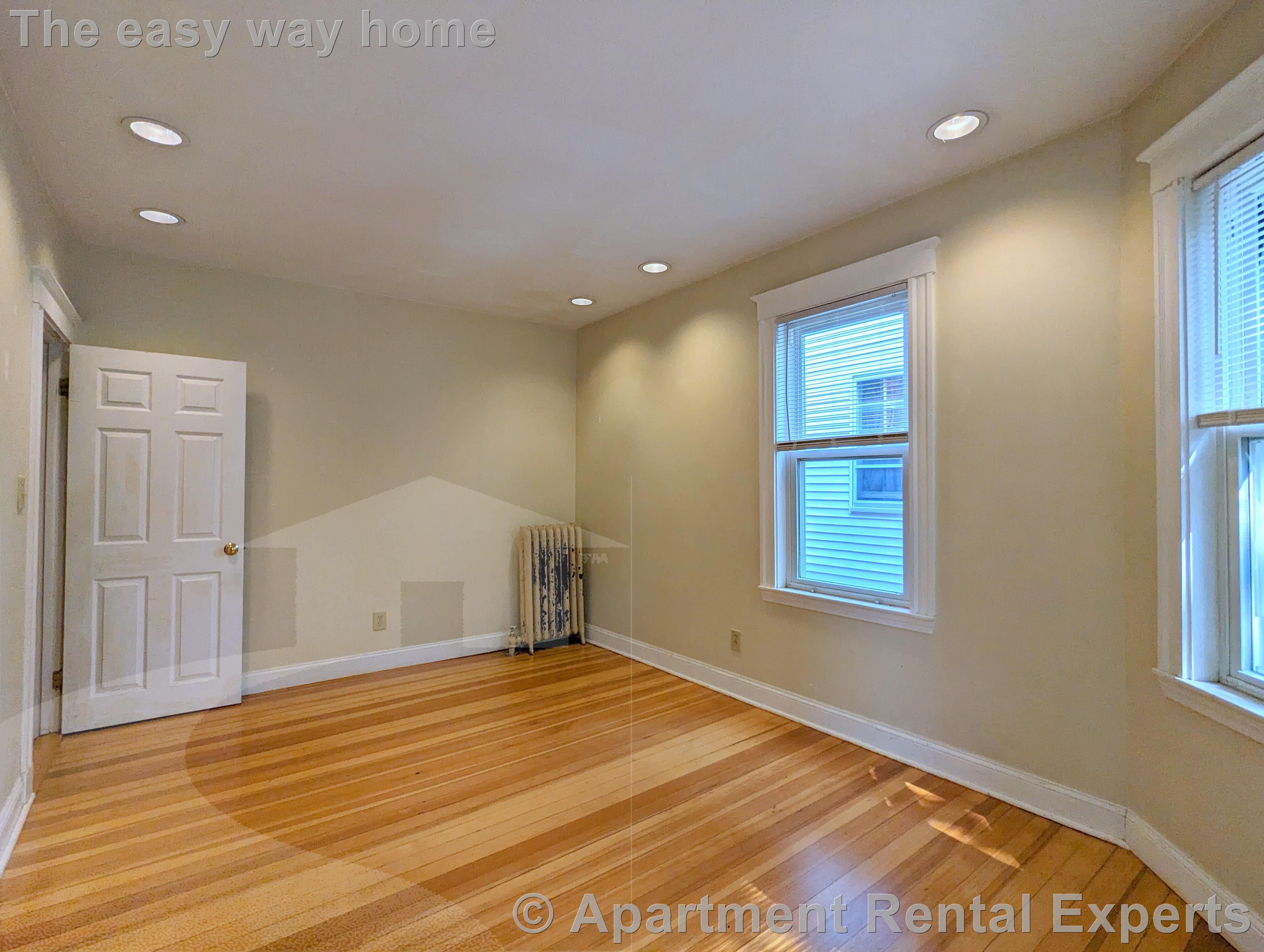 79 Conwell Ave, Tufts