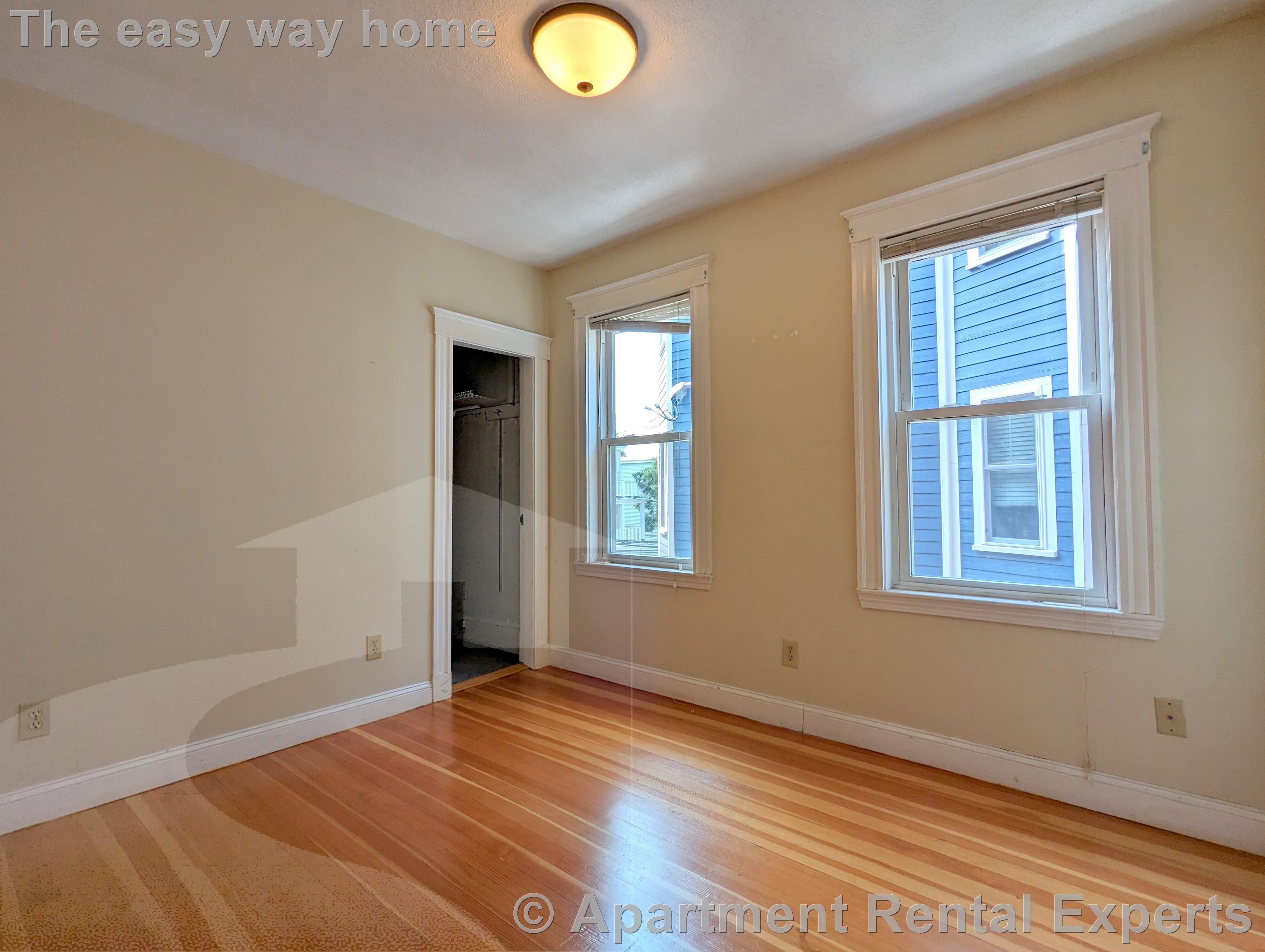 79 Conwell Ave, Tufts