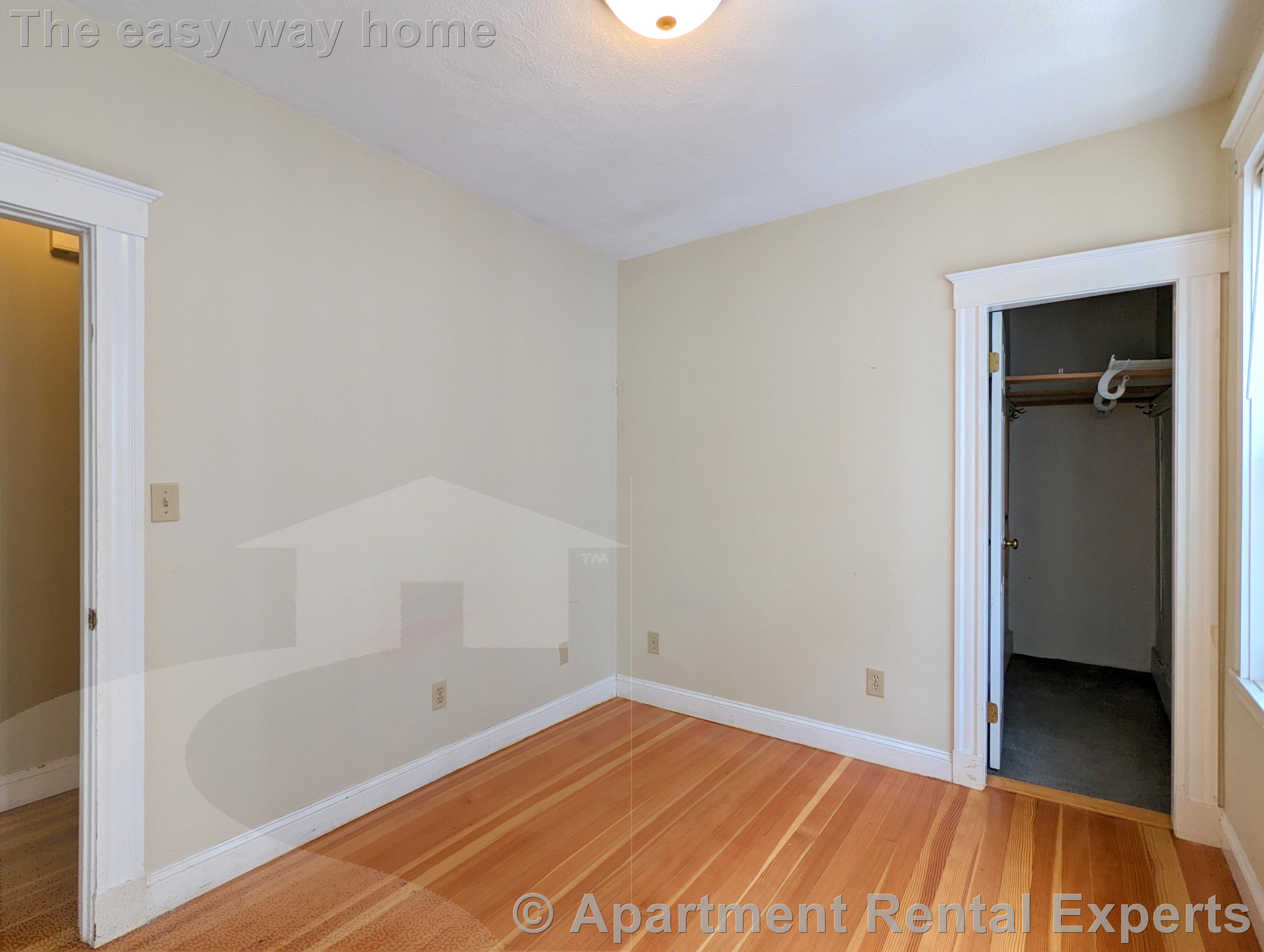 79 Conwell Ave, Tufts