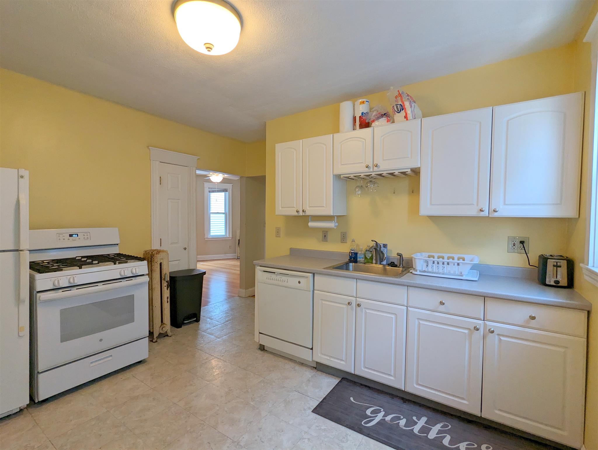 3 bed, 1 bath apartment for rent at 77 Conwell Ave Unit 2, Teele Square — photo 17 of 22