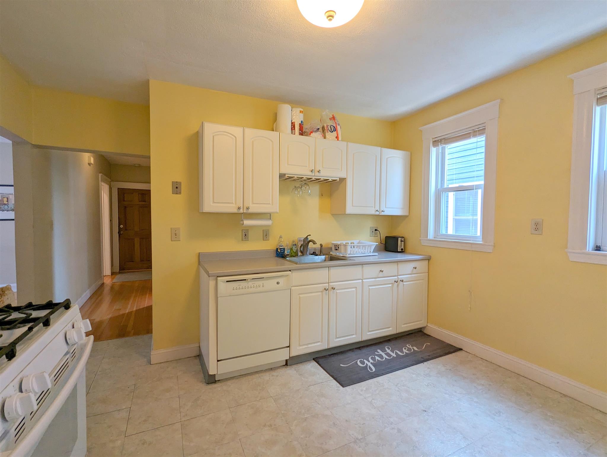 3 bed, 1 bath apartment for rent at 77 Conwell Ave Unit 2, Teele Square — photo 19 of 22