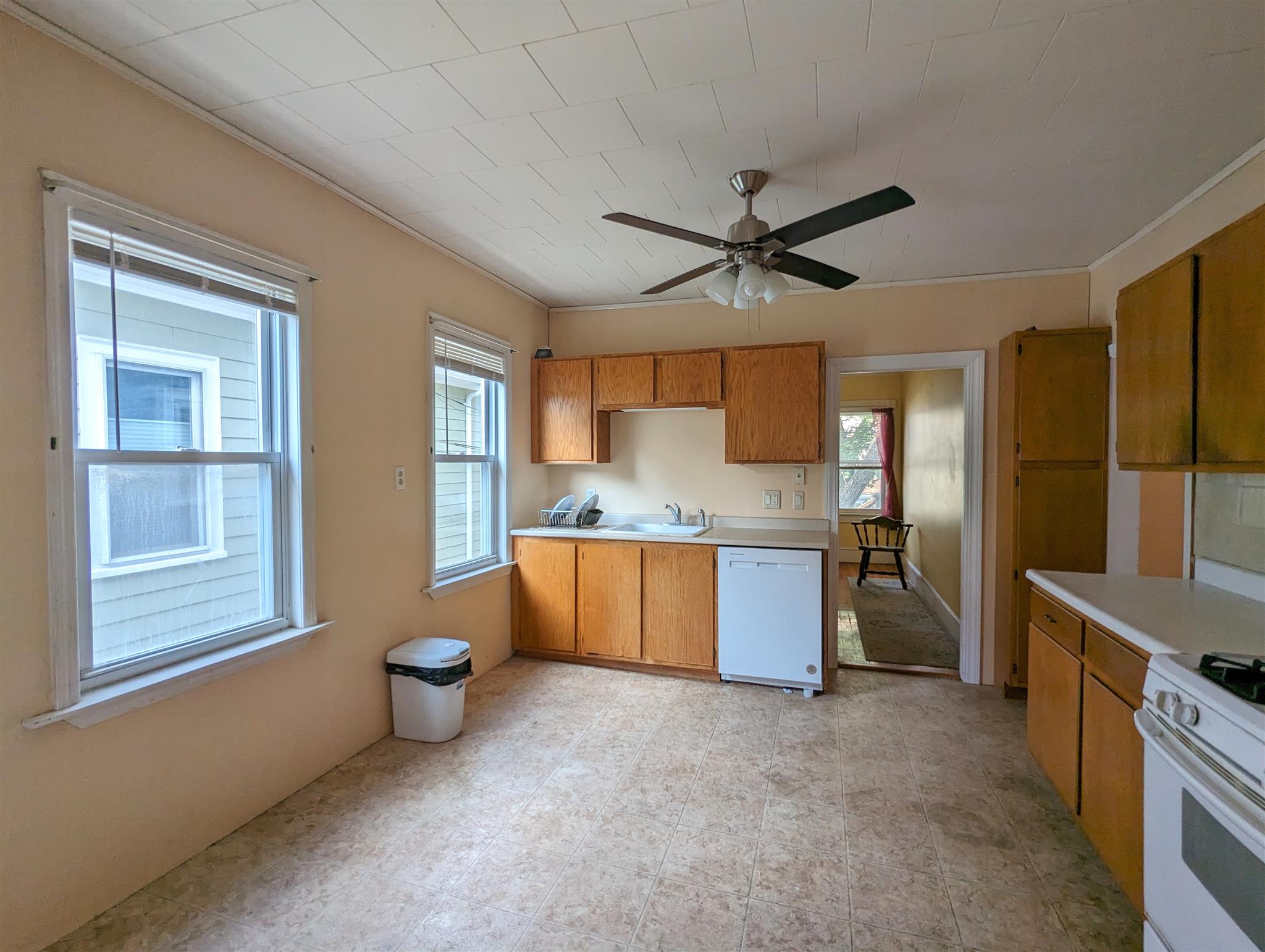 3.5 bed, 1 bath apartment for rent at 16 Glendale Ave, Davis Square — photo 13 of 19