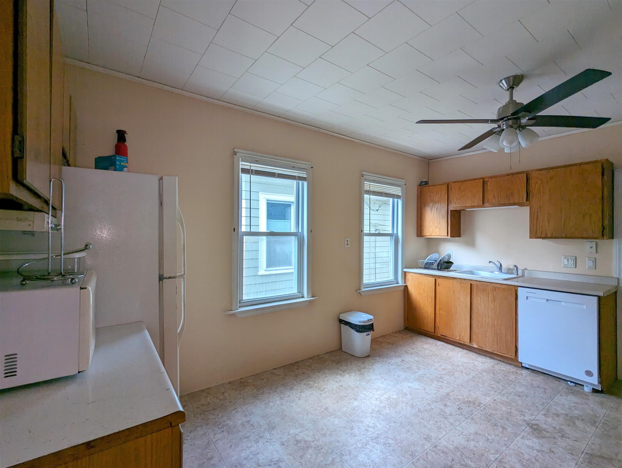 3.5 bed, 1 bath apartment for rent at 16 Glendale Ave, Davis Square — photo 16 of 19