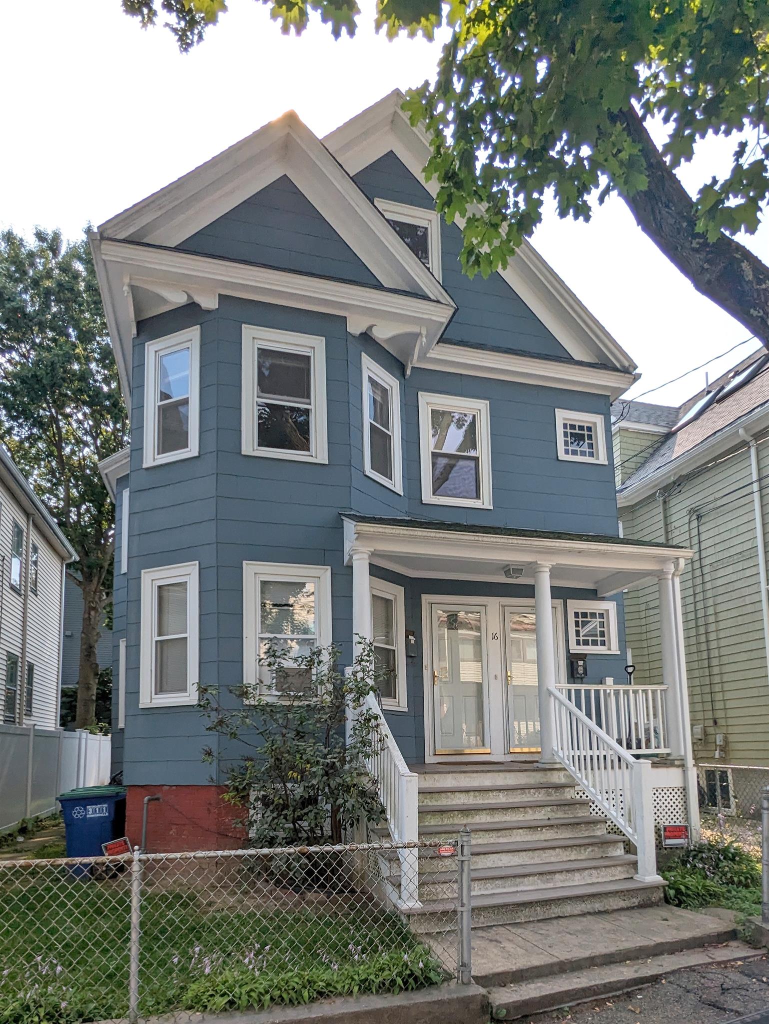 3.5 bed, 1 bath apartment for rent at 16 Glendale Ave, Davis Square — photo 19 of 19