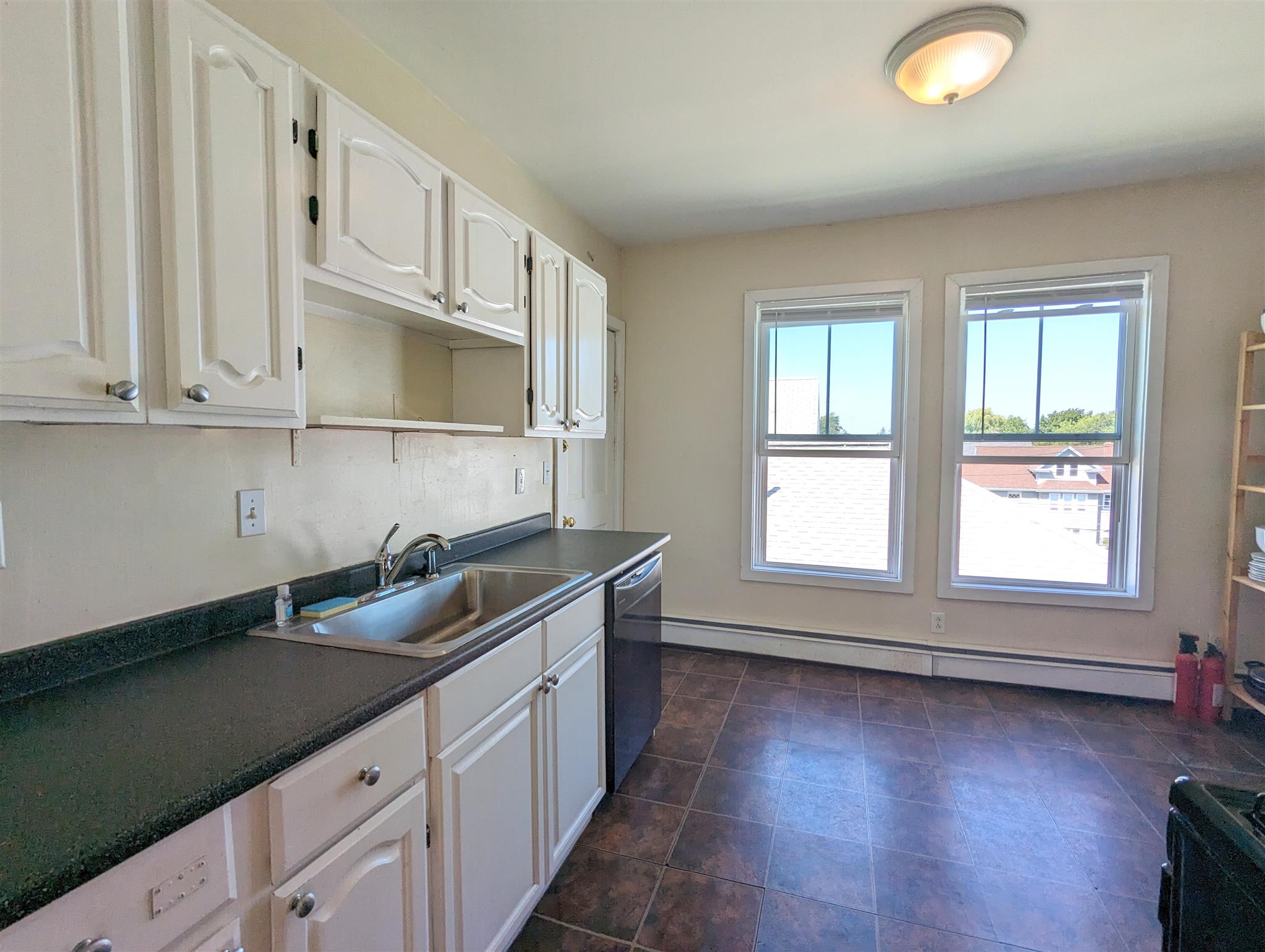 2.5 bed, 1 bath apartment for rent at 71 Winchester St Unit 3, Tufts University — photo 8 of 17