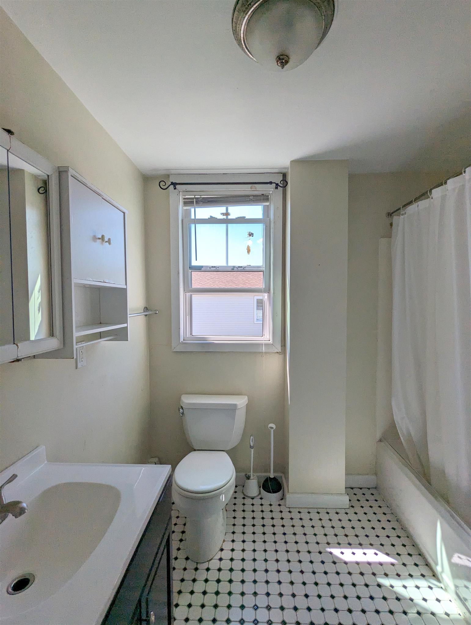 2.5 bed, 1 bath apartment for rent at 71 Winchester St Unit 3, Tufts University — photo 9 of 17