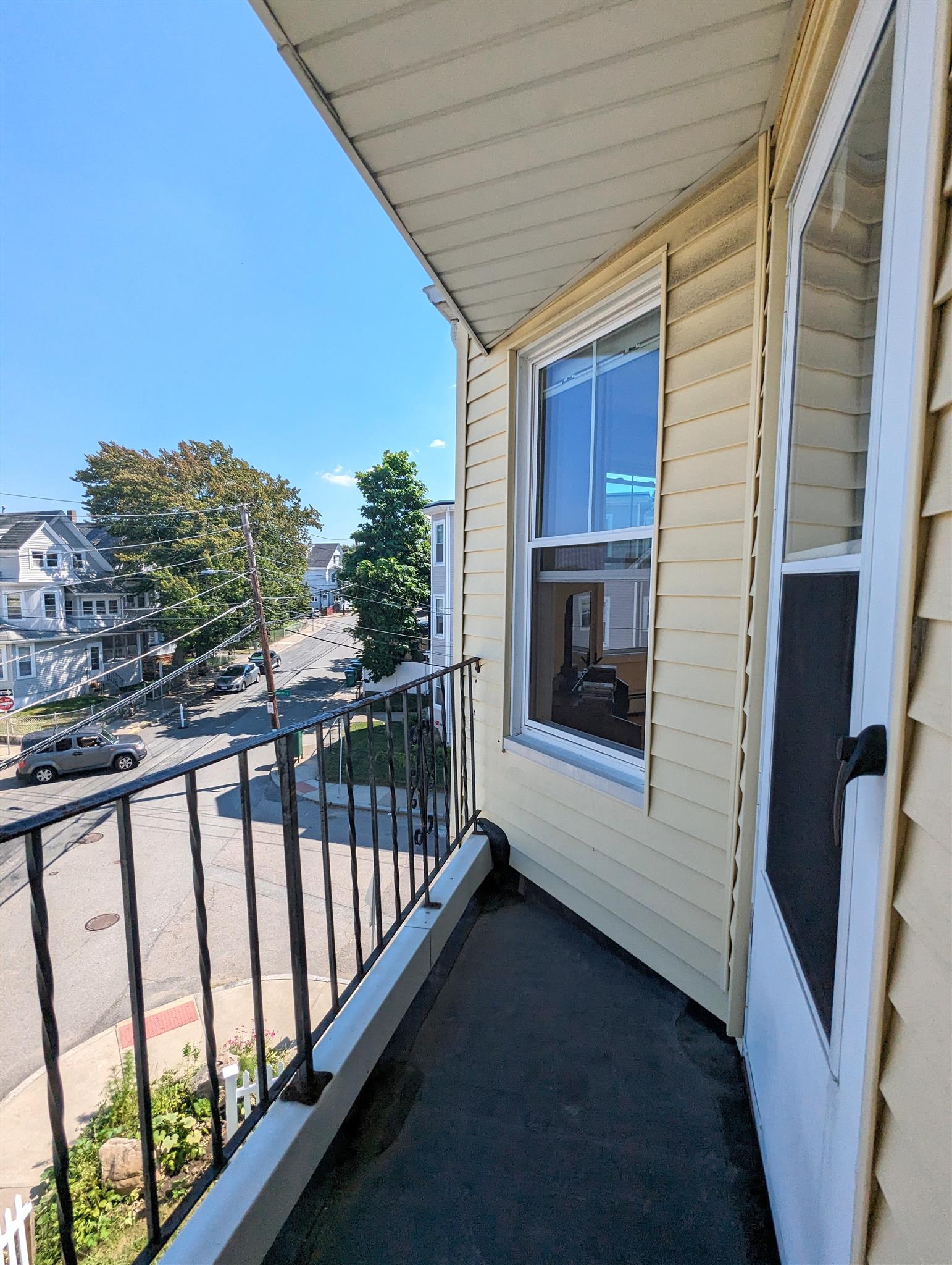 2.5 bed, 1 bath apartment for rent at 71 Winchester St Unit 3, Tufts University — photo 12 of 17