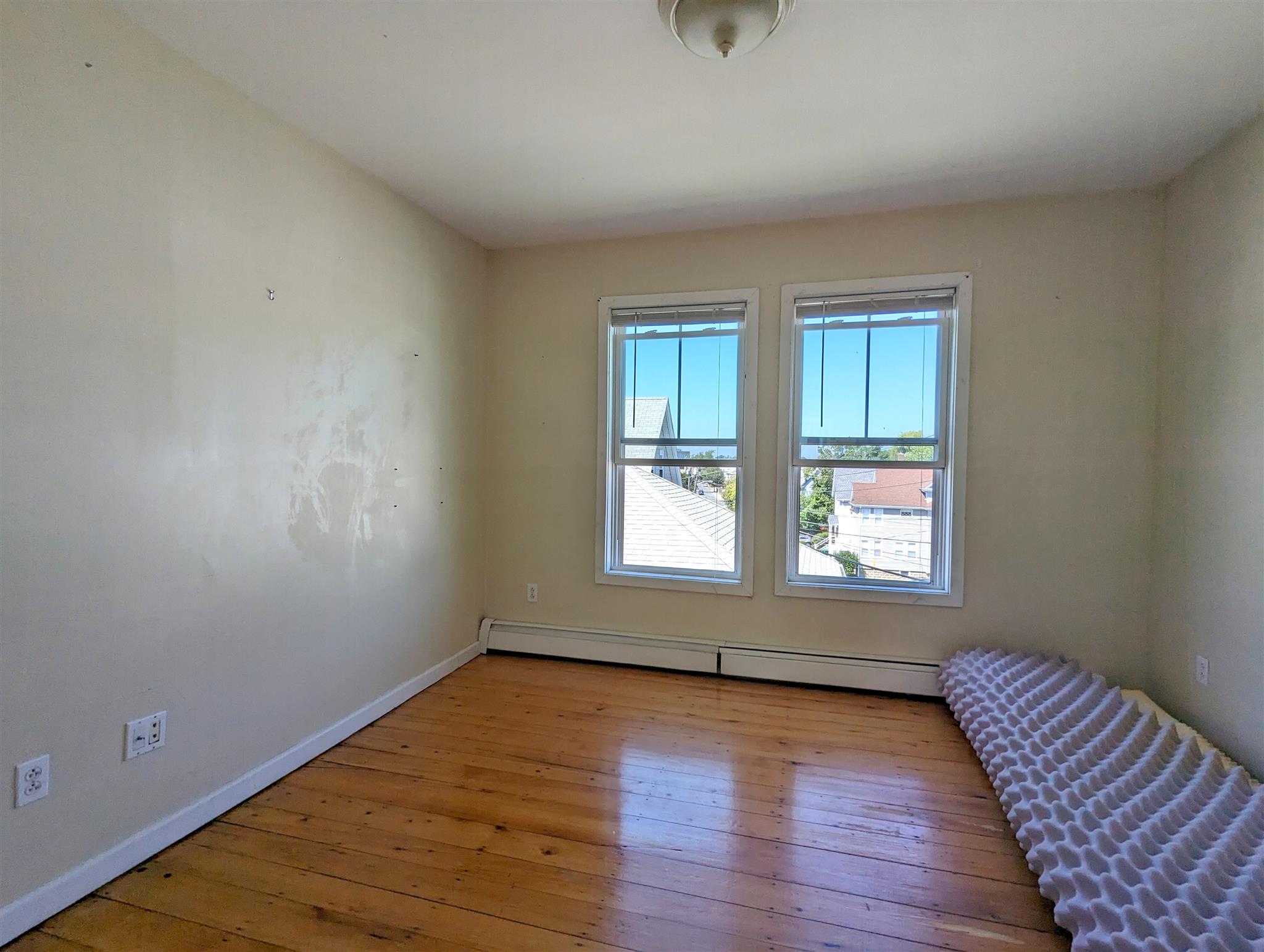 2.5 bed, 1 bath apartment for rent at 71 Winchester St Unit 3, Tufts University — photo 13 of 17