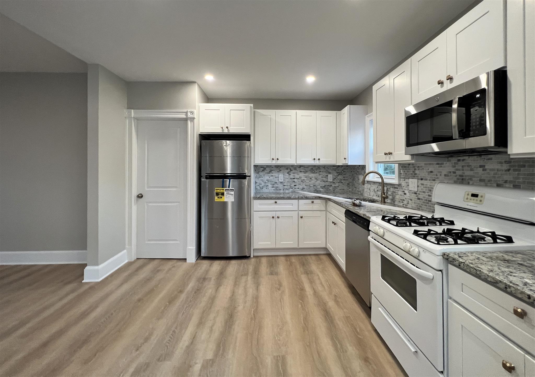 2.5 bed, 1.5 bath apartment for rent at 5 Oliver St Unit 1, Everett — photo 2 of 17