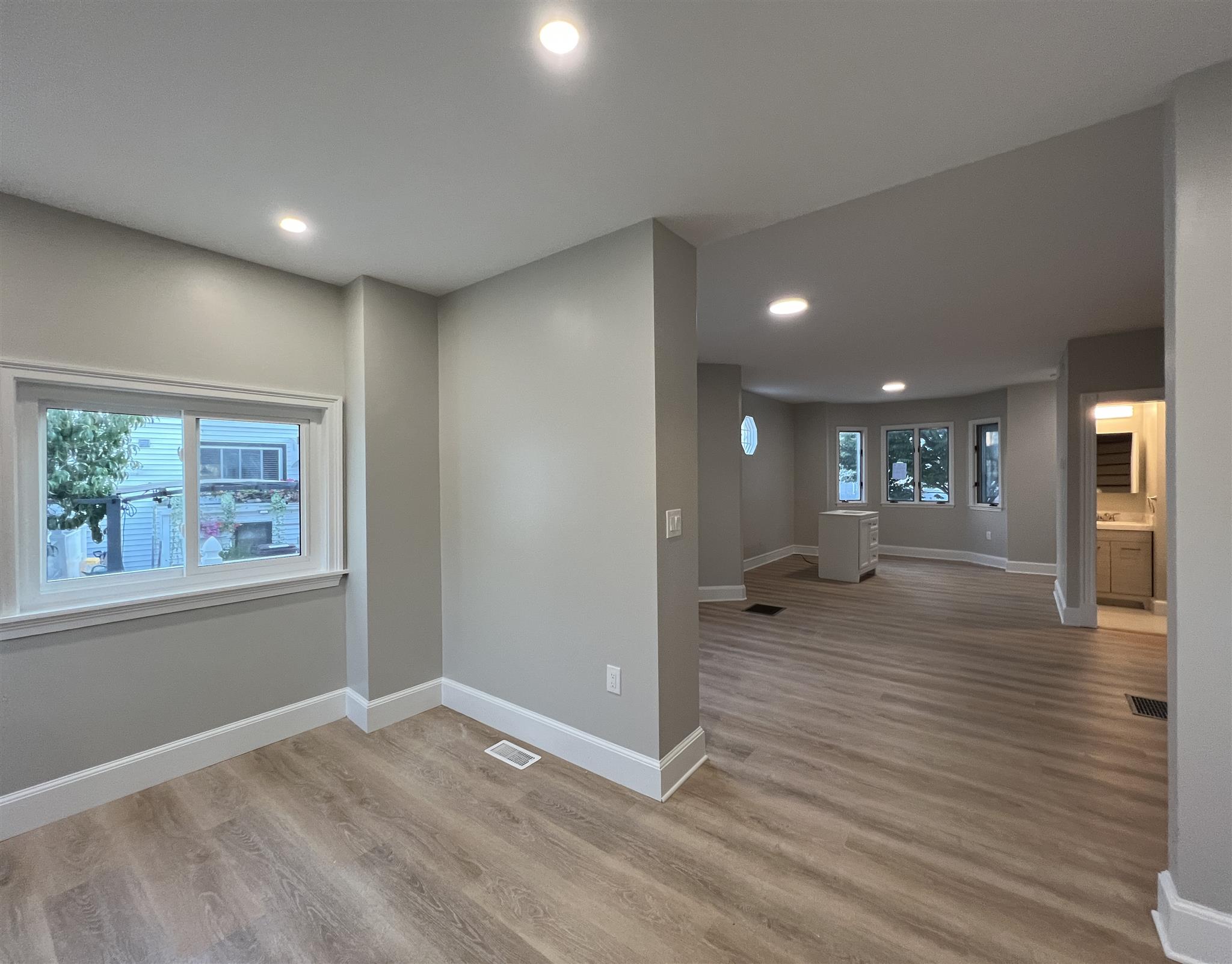 2.5 bed, 1.5 bath apartment for rent at 5 Oliver St Unit 1, Everett — photo 5 of 17