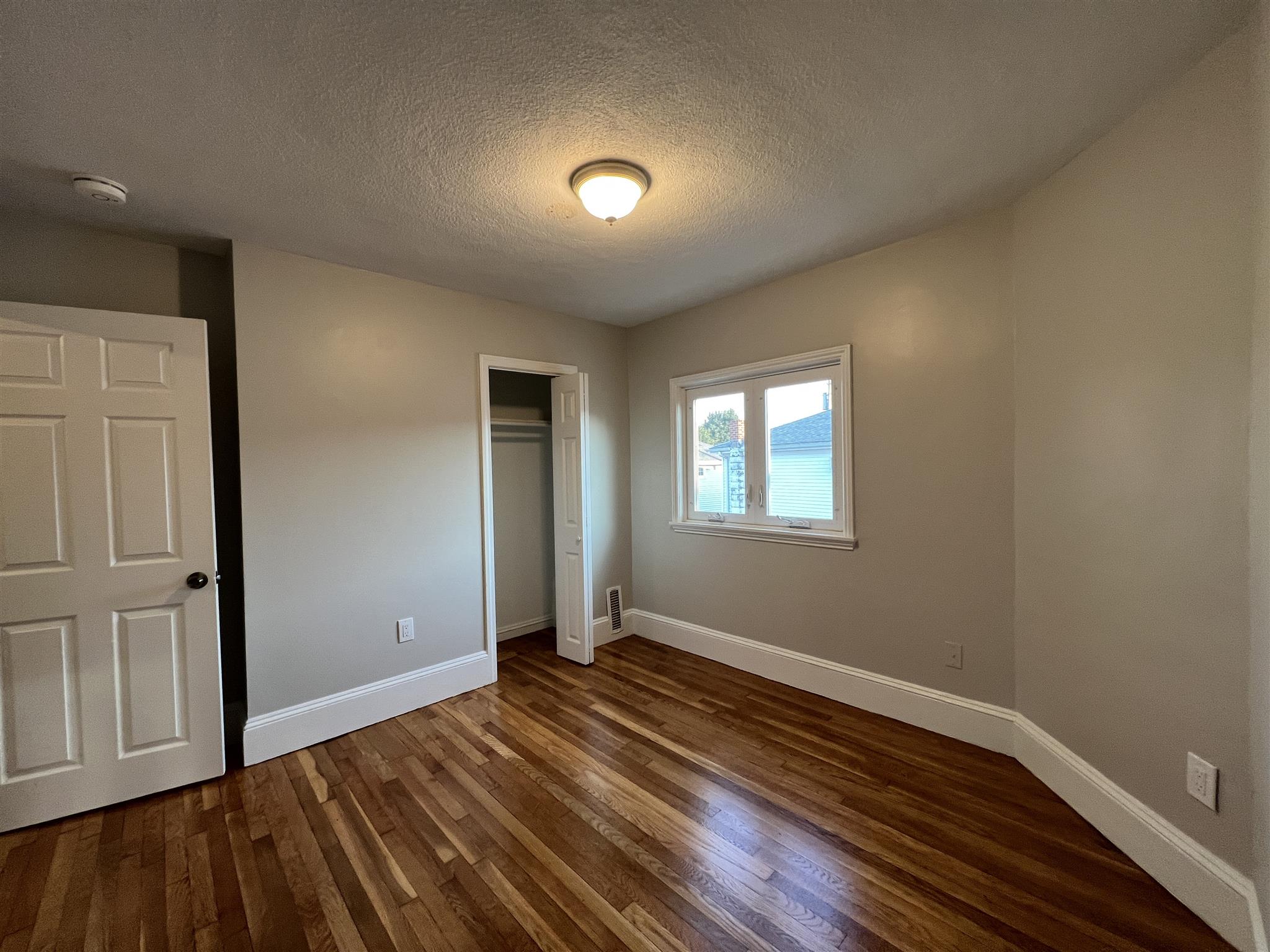 2.5 bed, 1.5 bath apartment for rent at 5 Oliver St Unit 1, Everett — photo 9 of 17