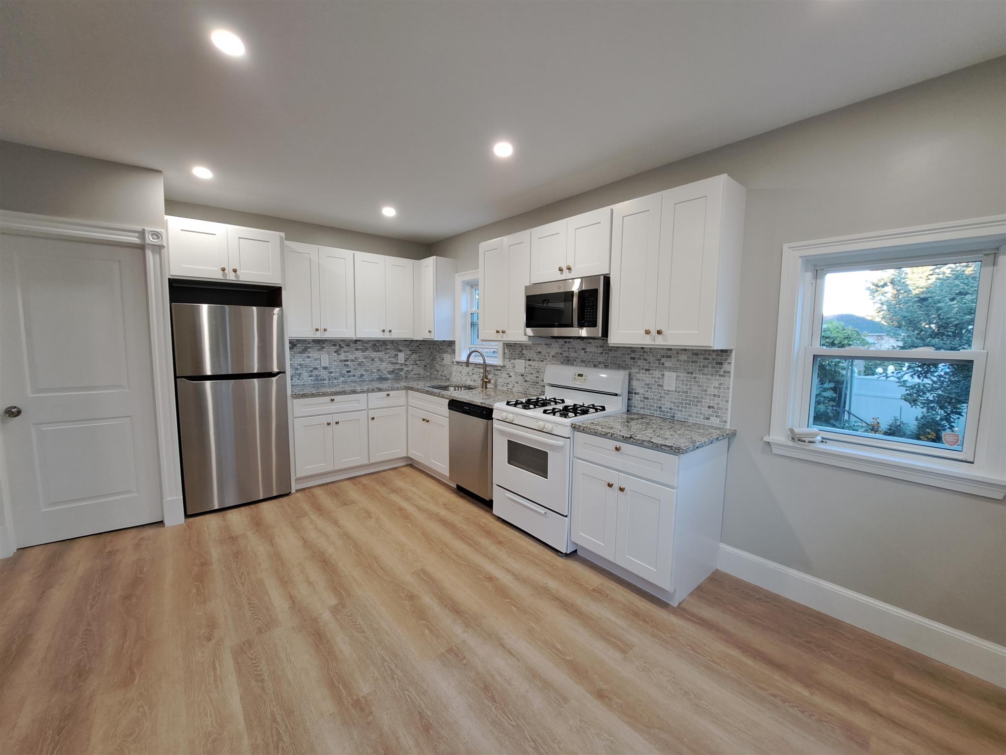2.5 bed, 1.5 bath apartment for rent at 5 Oliver St Unit 1, Everett — photo 16 of 17