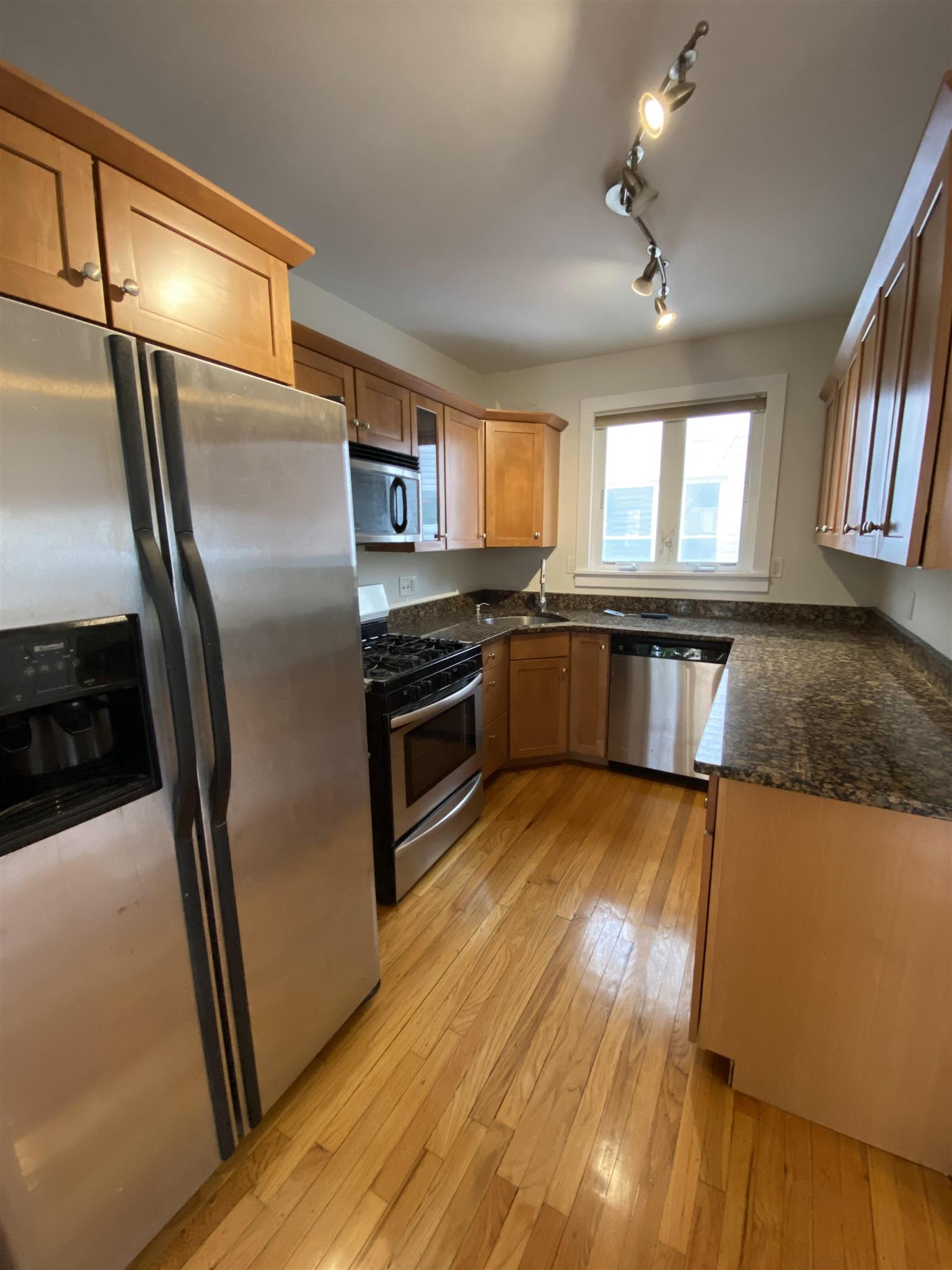 2 bed, 1 bath apartment for rent at 10 Silvey Pl Unit 1, Davis Square — photo 4 of 9