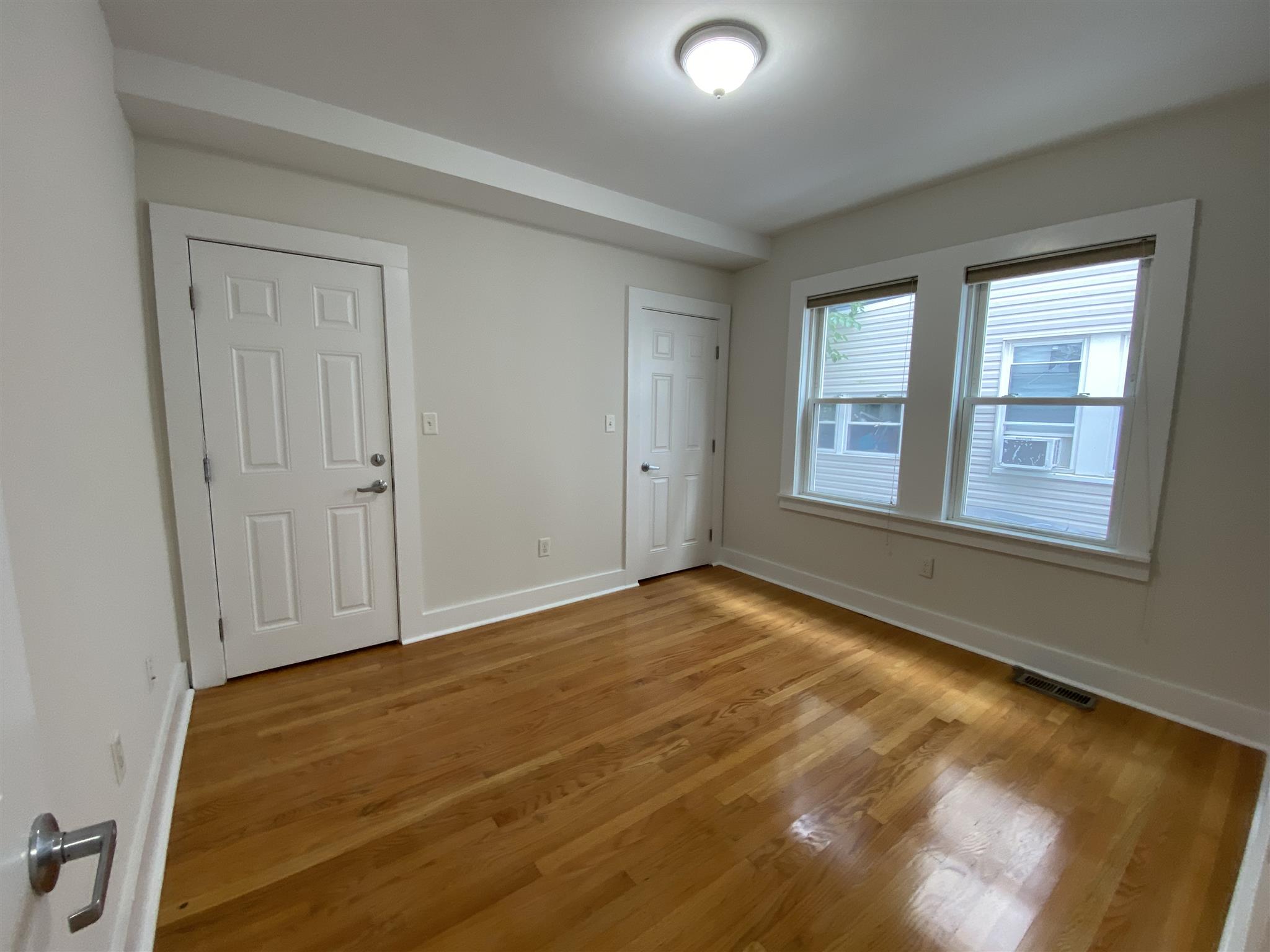 2 bed, 1 bath apartment for rent at 8 Silvey Pl Unit 1, Davis Square — photo 5 of 9