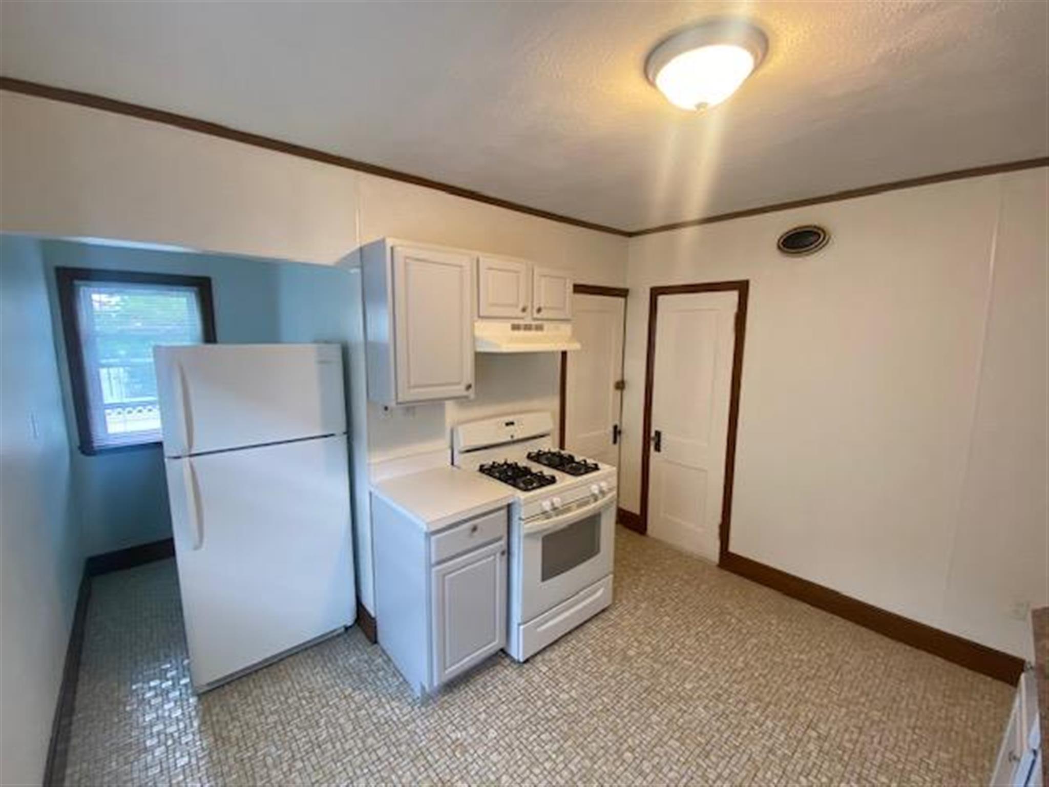 2 bed, 1 bath apartment for rent at 48 Bower St, Tufts University — photo 8 of 10
