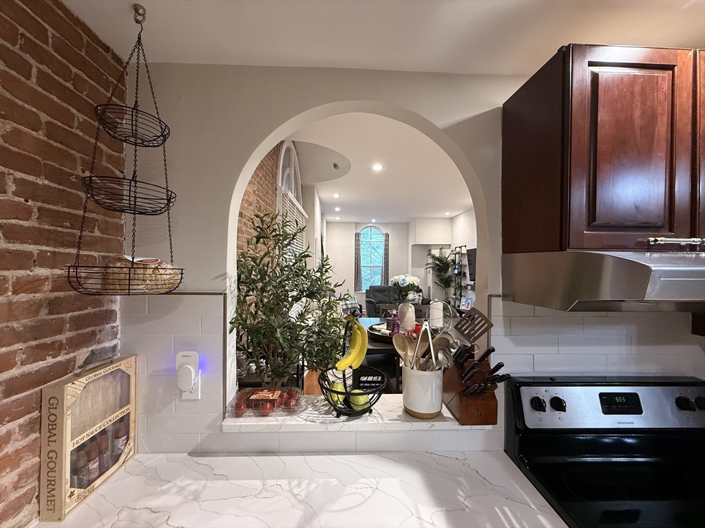 100 Captain's Row, Chelsea