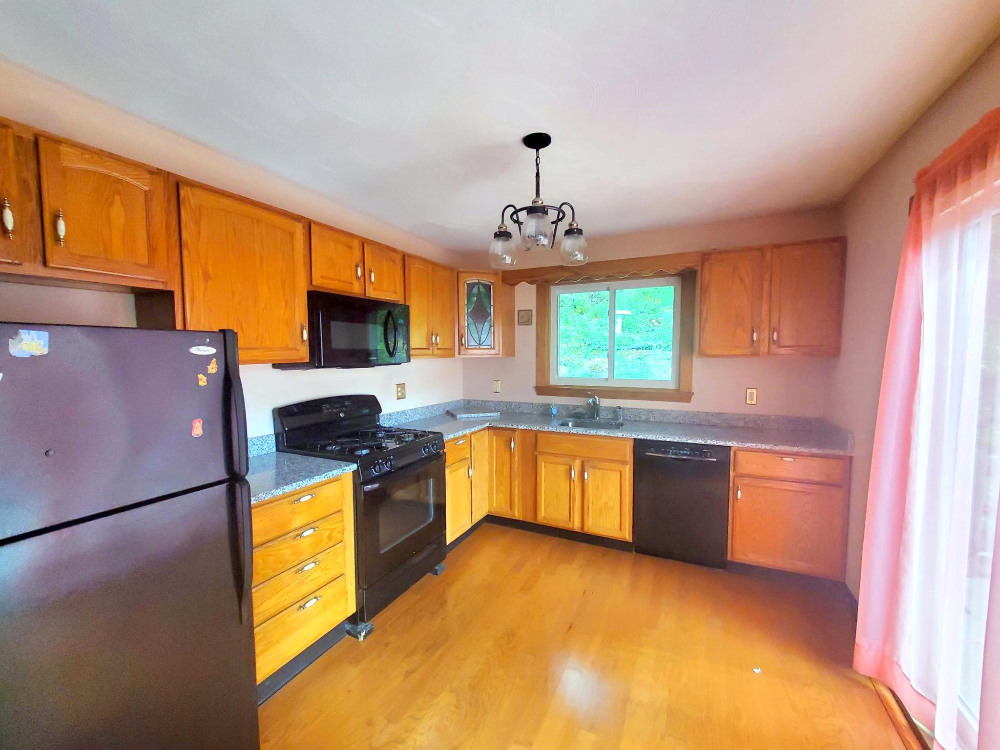 3 bed, 1.5 bath apartment for rent at 137 Fern Rd Unit 137, Glenwood