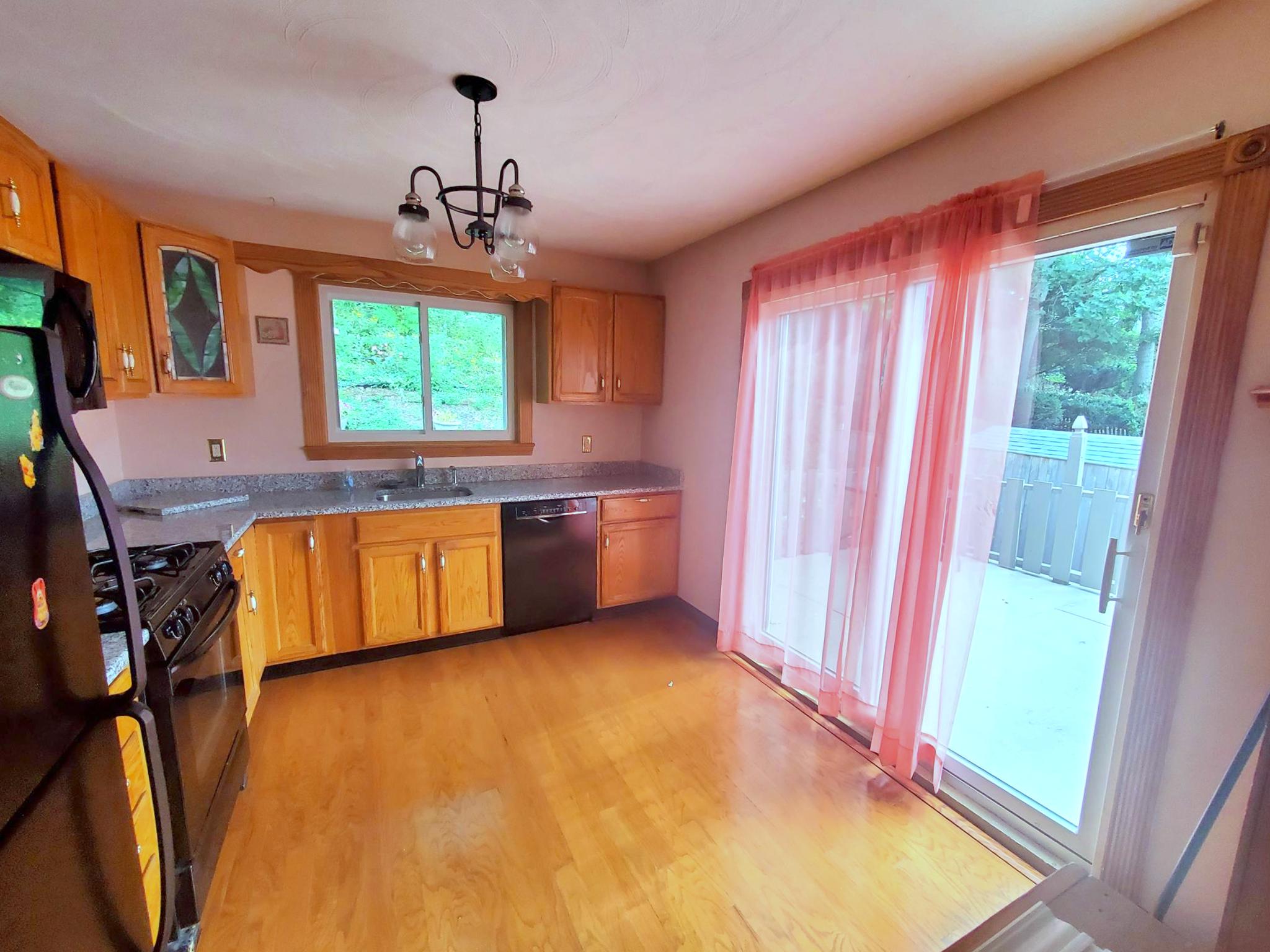 3 bed, 1.5 bath apartment for rent at 137 Fern Rd Unit 137, Glenwood — photo 2 of 21