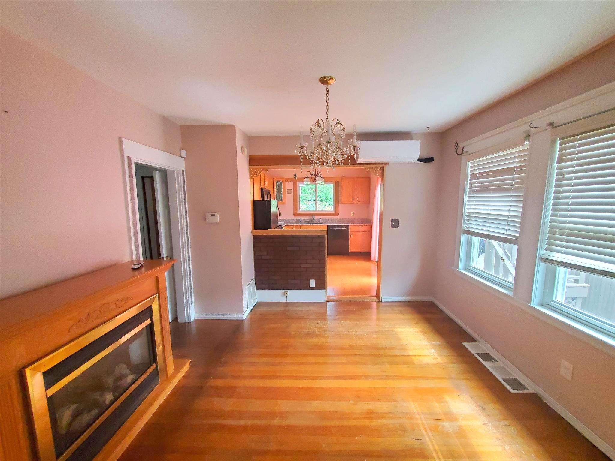 3 bed, 1.5 bath apartment for rent at 137 Fern Rd Unit 137, Glenwood — photo 4 of 21