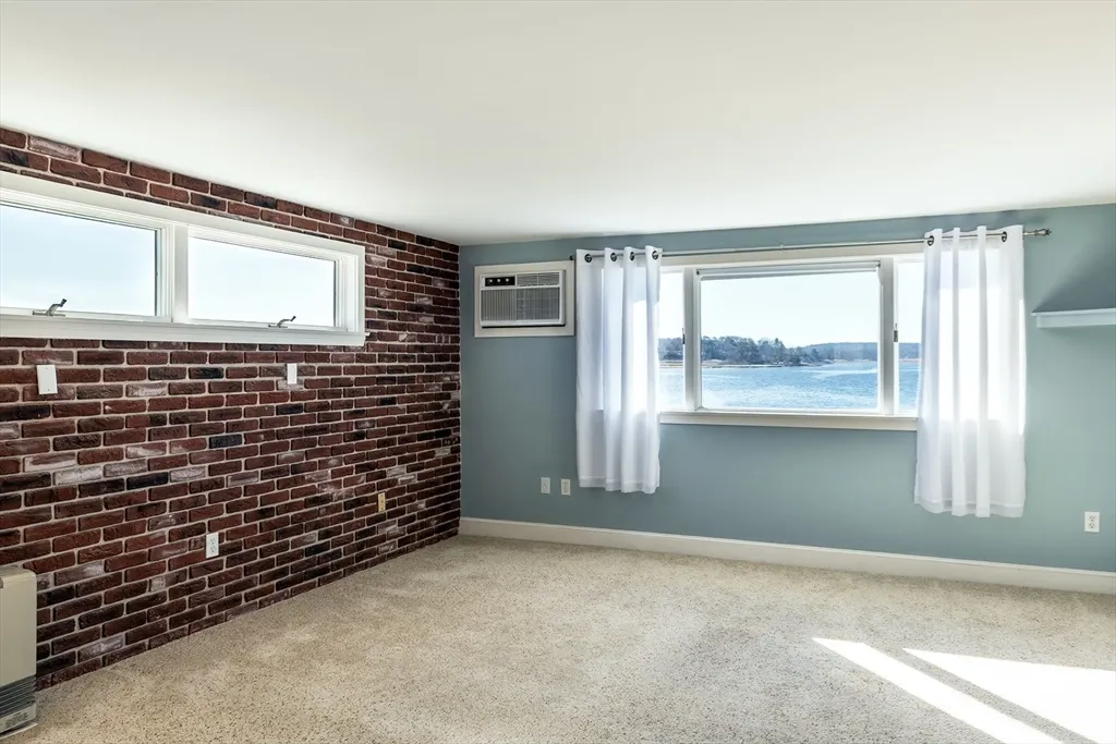 33 Eagle Hill Rd, Great Neck