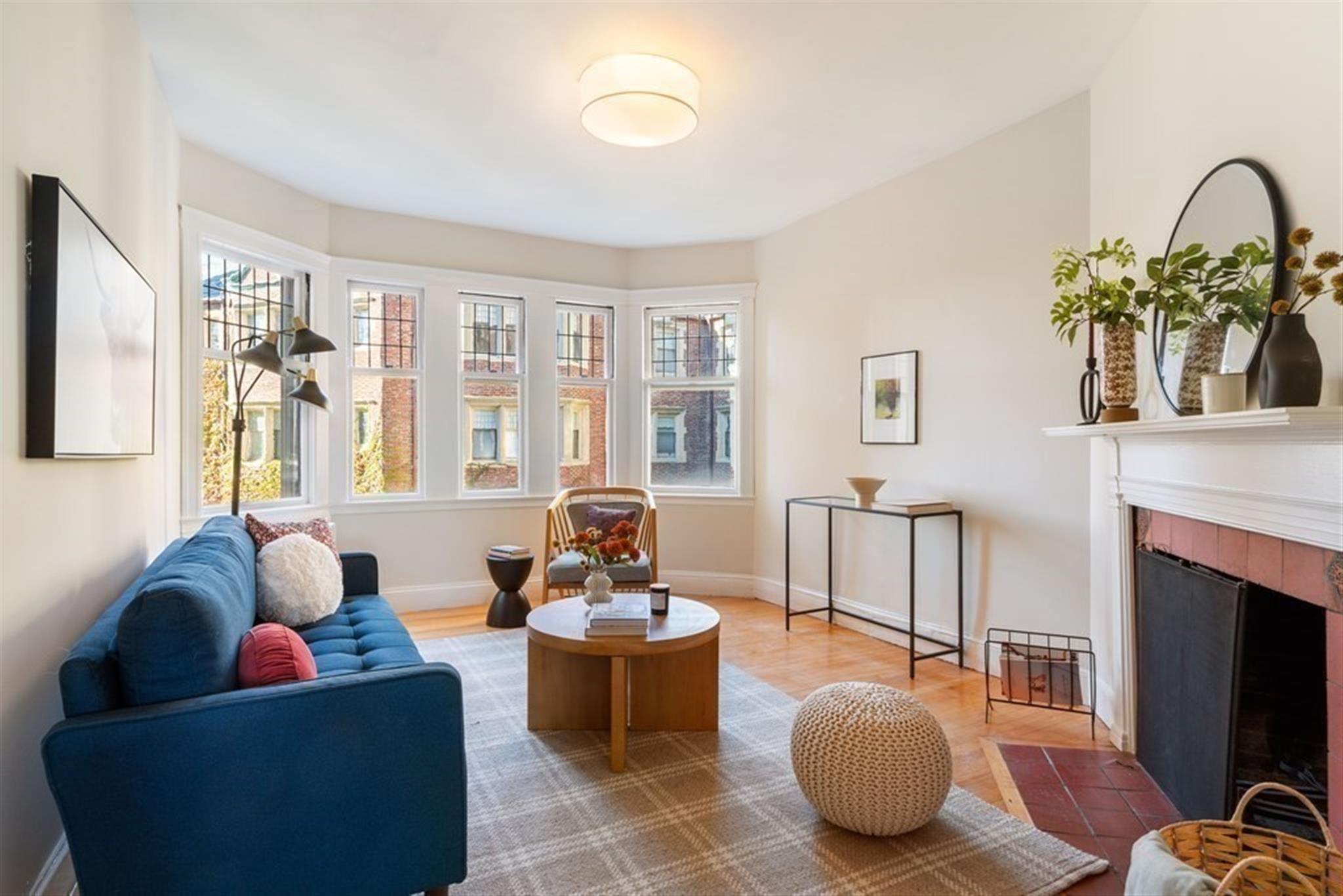 2.5 bed, 1 bath apartment for rent at 10 Dana St Unit 305, Central Square — photo 1 of 10