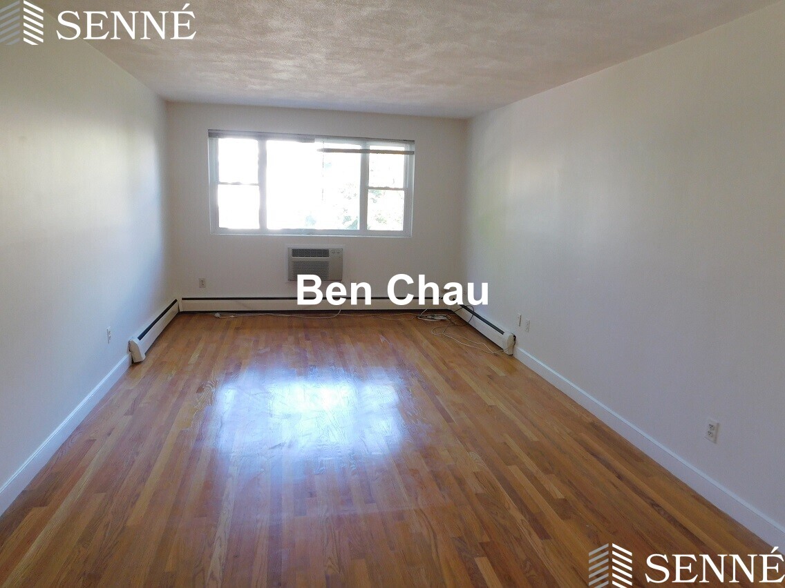 11 Cogswell Ave, North Cambridge