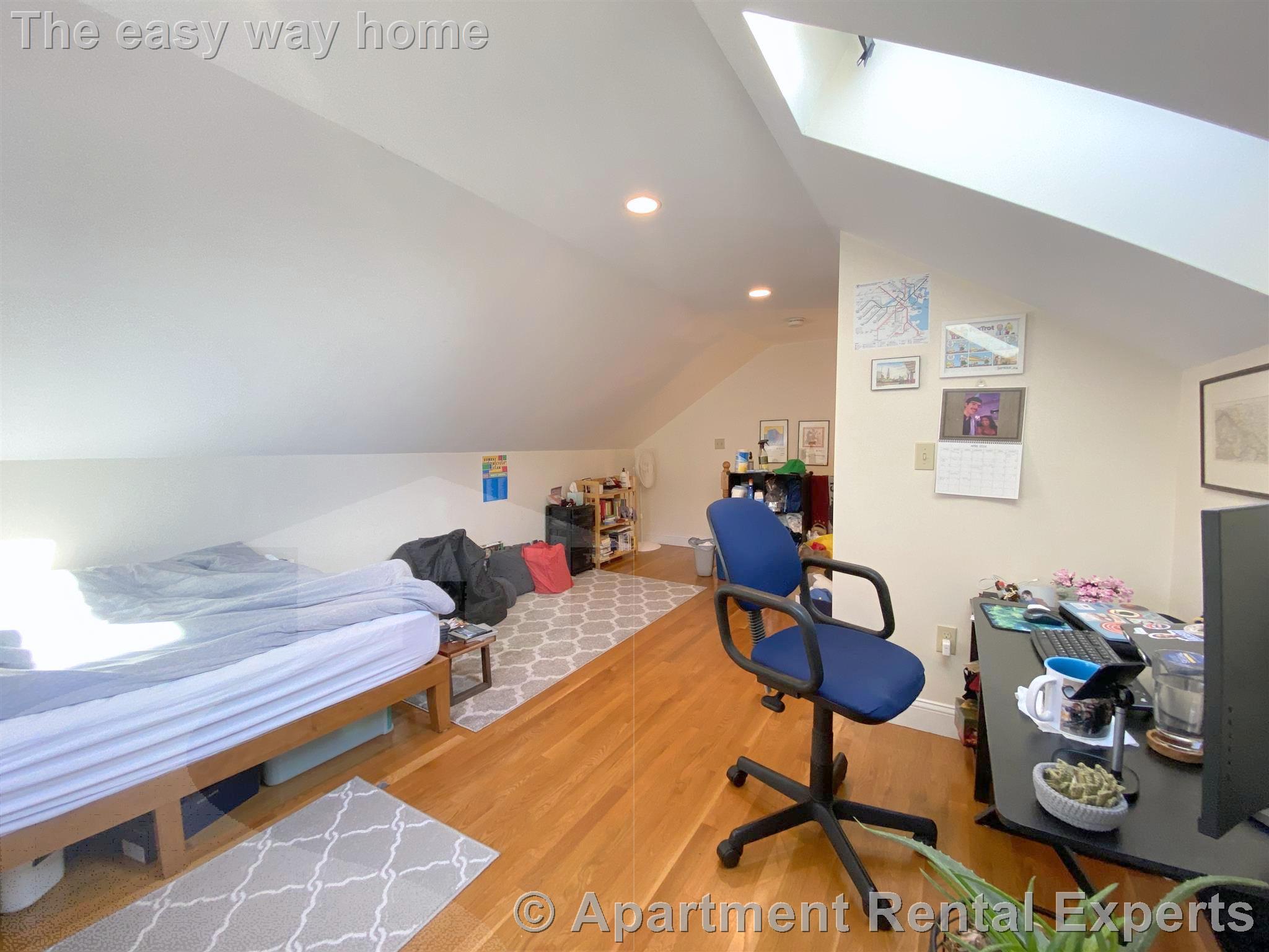 126 Pine St, Central Square