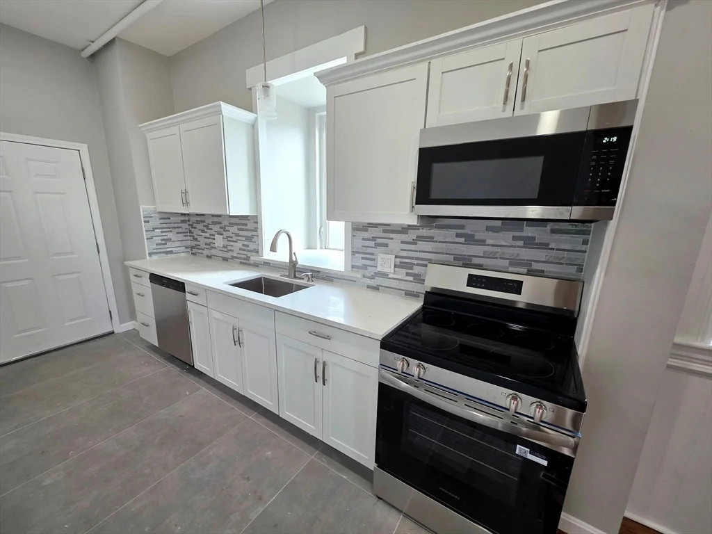 5 Beacon St, Clinton