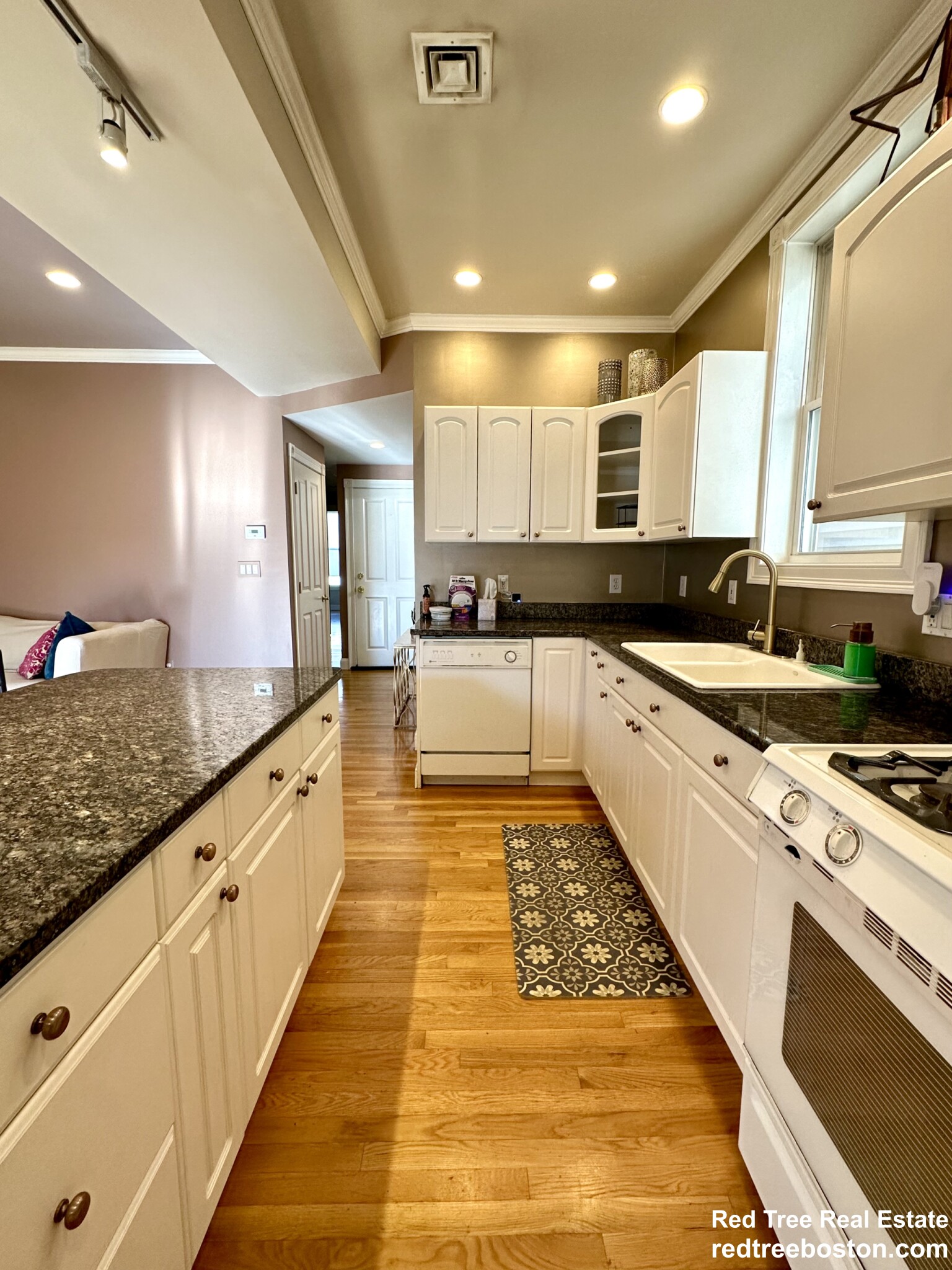 2 bed, 2 bath apartment for rent at 324 Dorchester St Unit 2, South Boston — photo 3 of 14