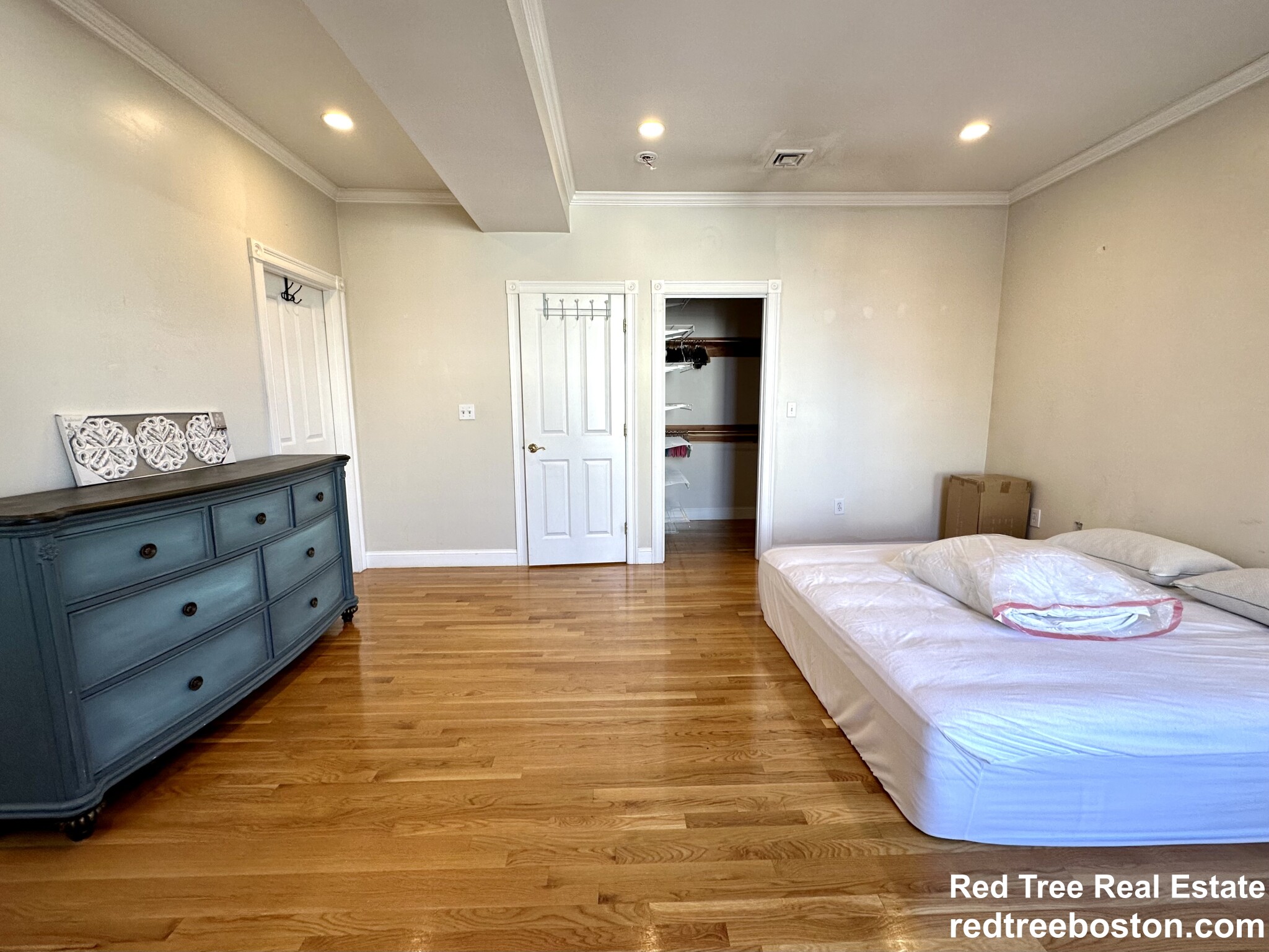 2 bed, 2 bath apartment for rent at 324 Dorchester St Unit 2, South Boston — photo 8 of 14