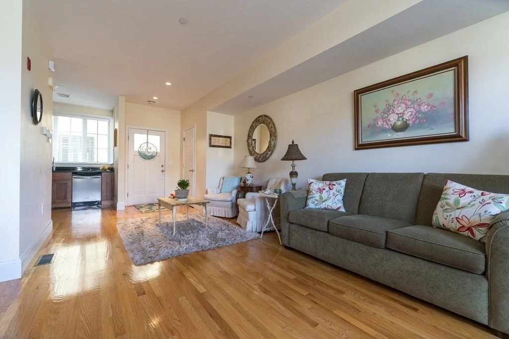 93 E Central St, East Natick