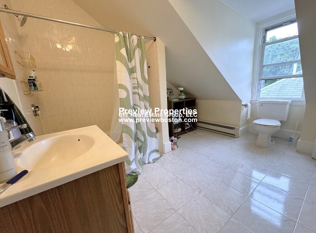 216 Freeman St, North Brookline