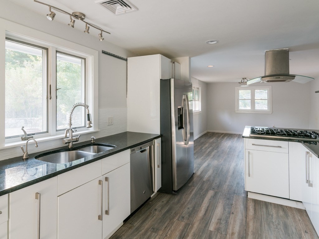 4 Arbetter, Framingham