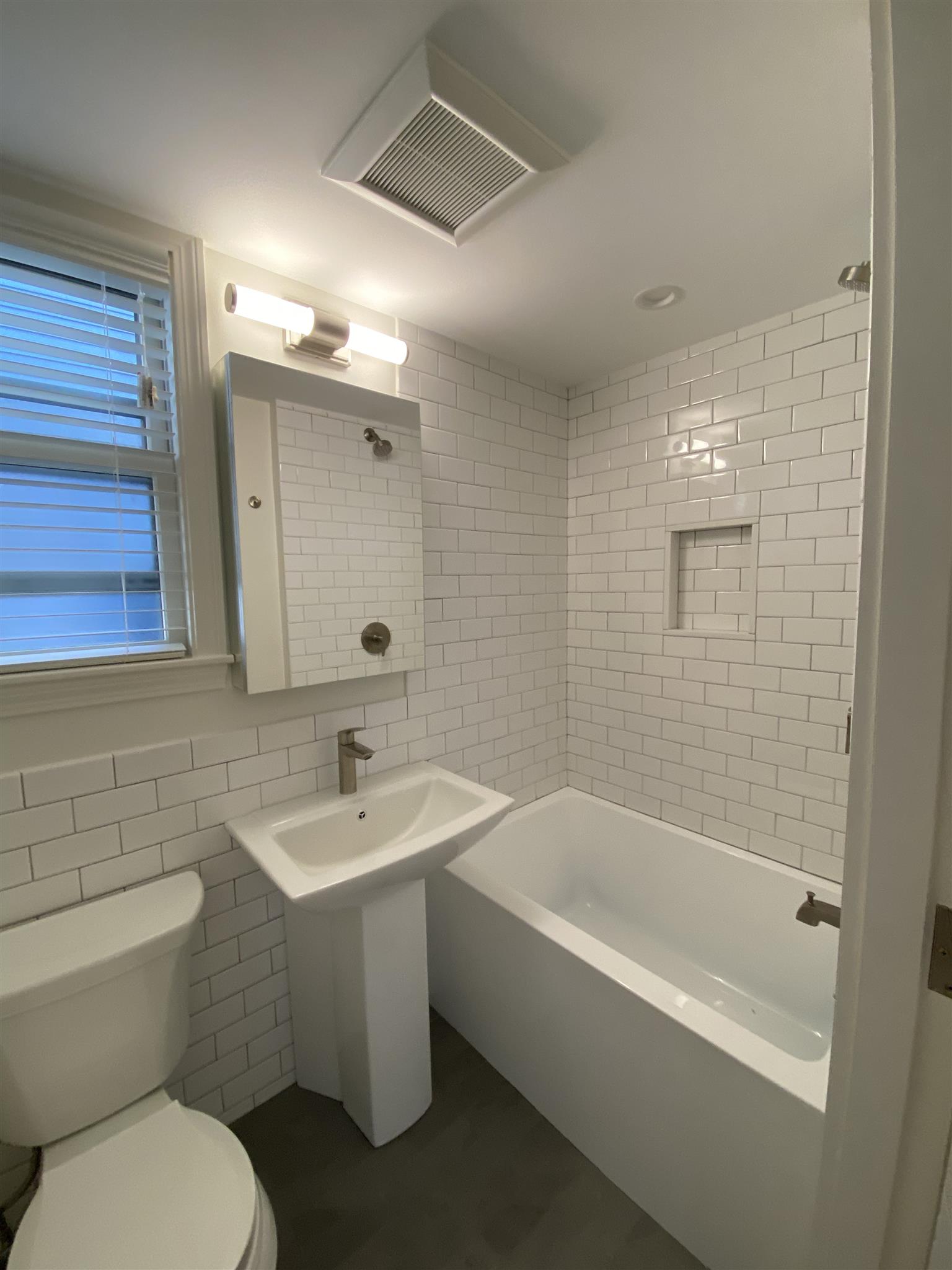 3 bed, 2 bath apartment for rent at 550 Franklin St Unit 1, Harvard Square — photo 6 of 15