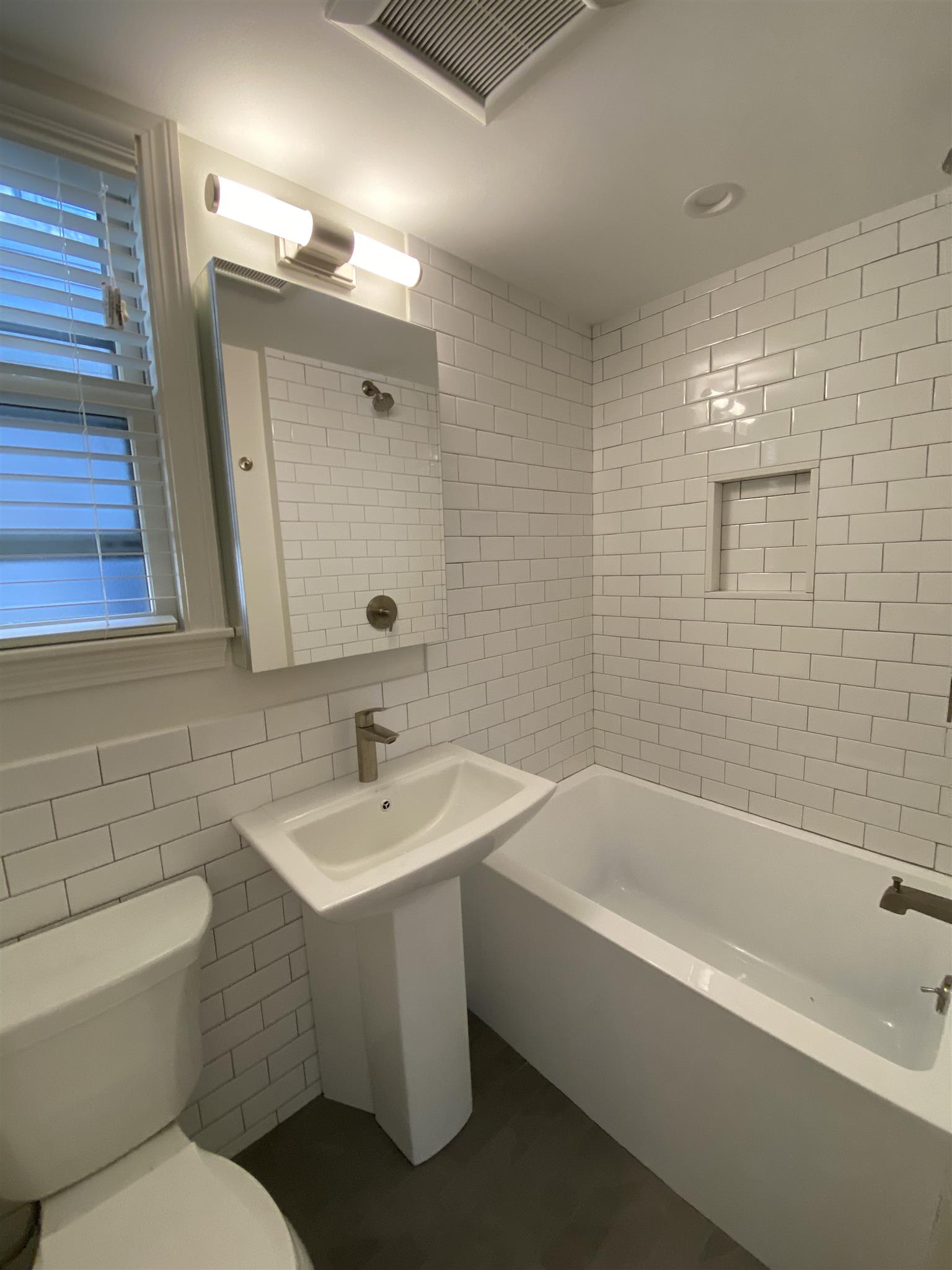 3 bed, 2 bath apartment for rent at 550 Franklin St Unit 1, Harvard Square — photo 7 of 15
