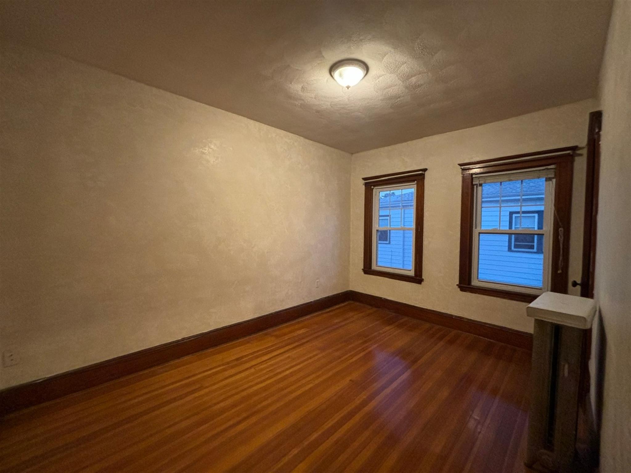 1.5 bed, 1 bath apartment for rent at 169 School St Unit 2, Mount Auburn (Watertown) — photo 9 of 11